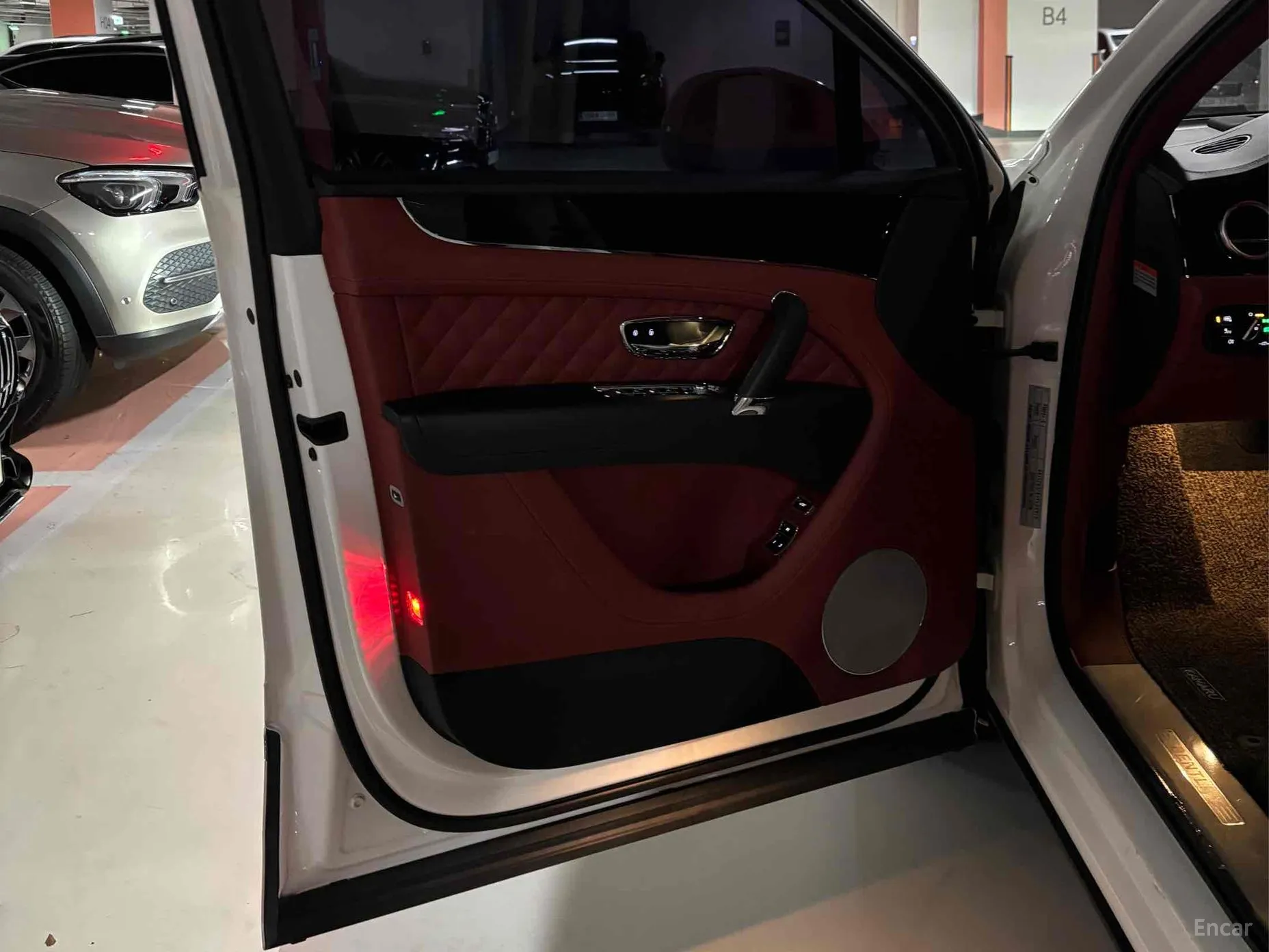 Bentley Bentayga превью 16