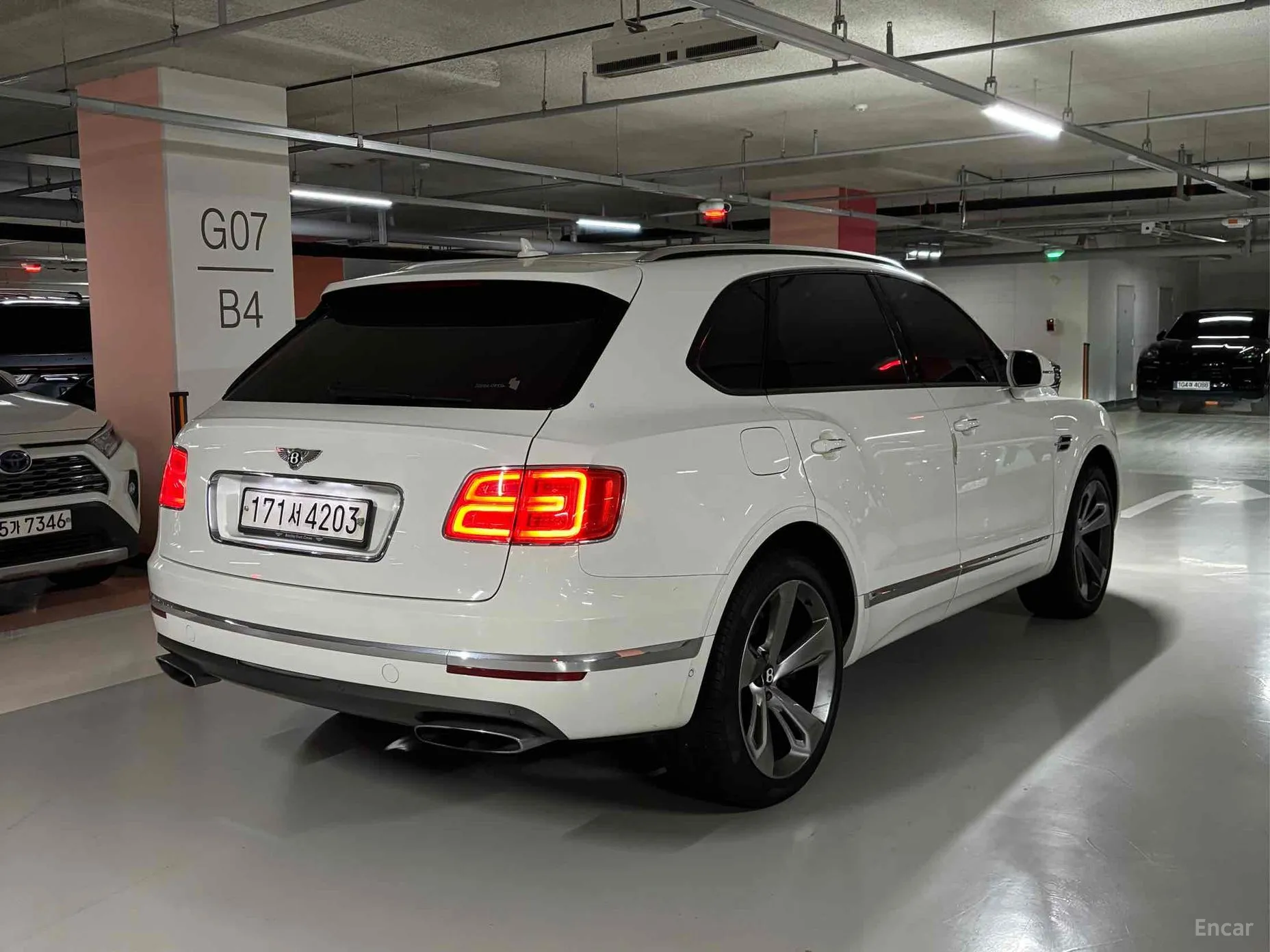 Bentley Bentayga превью 4