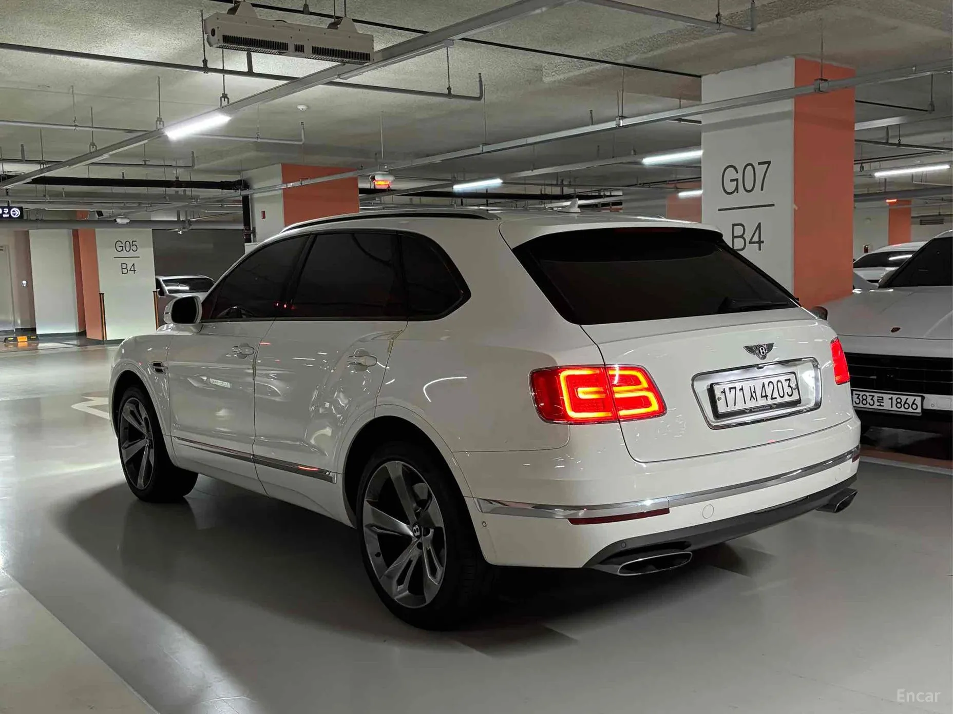 Bentley Bentayga превью 5