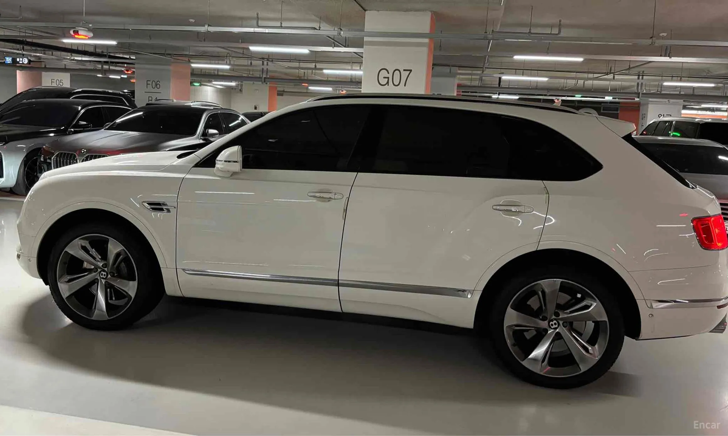 Bentley Bentayga превью 6