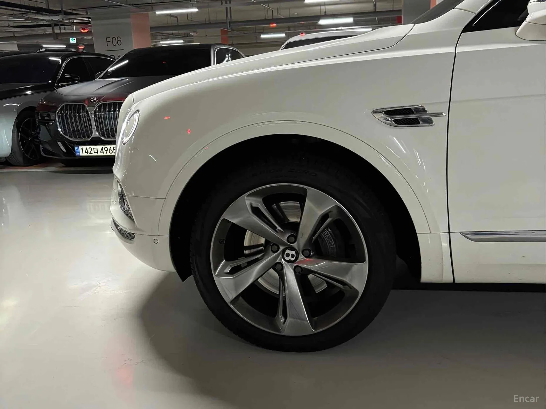 Bentley Bentayga превью 7