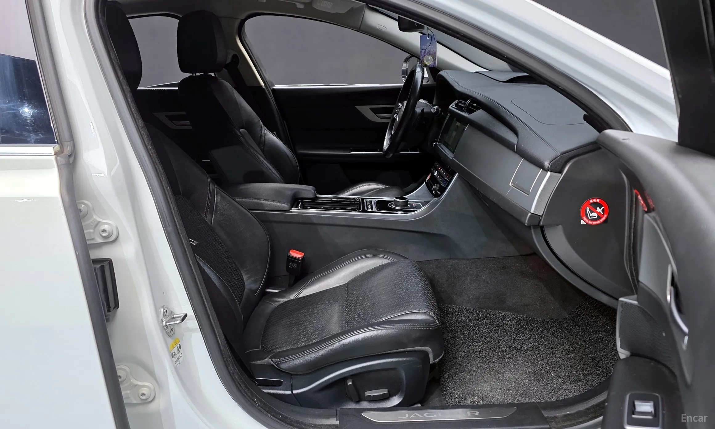 Jaguar XF (x260) превью 11