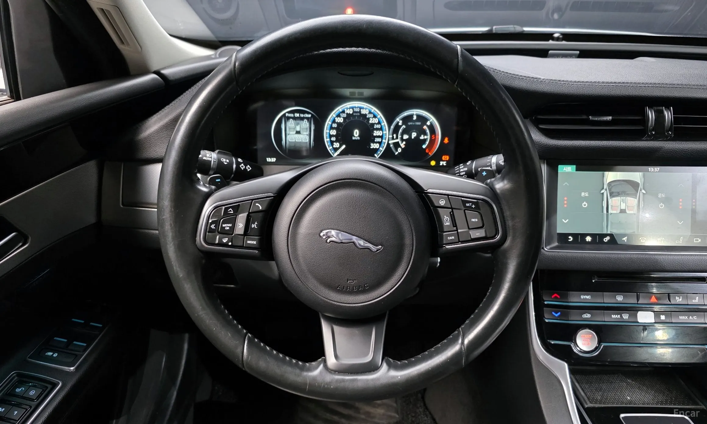 Jaguar XF (x260) превью 13