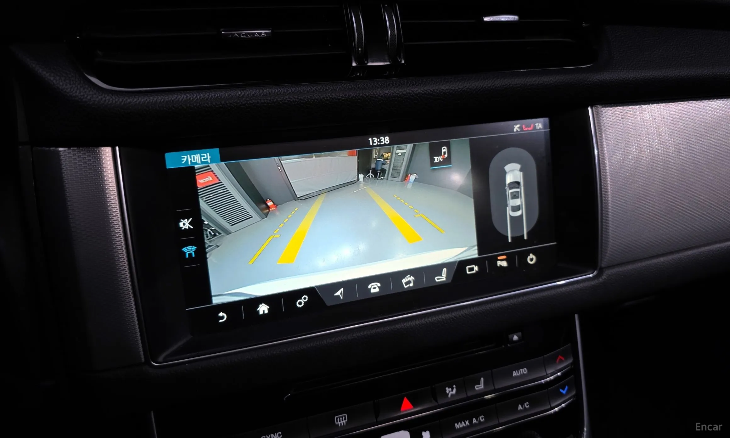 Jaguar XF (x260) превью 15