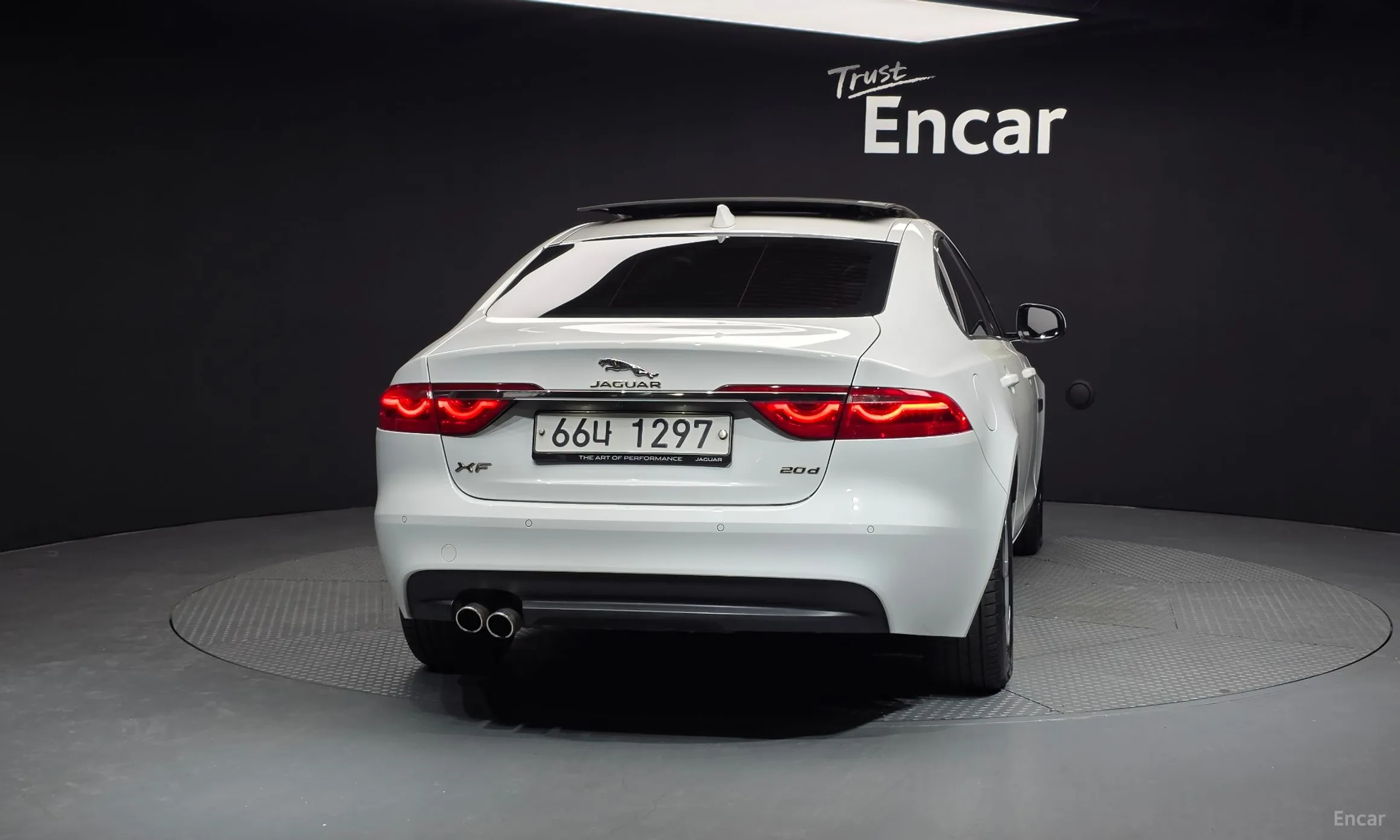 Jaguar XF (x260) превью 4