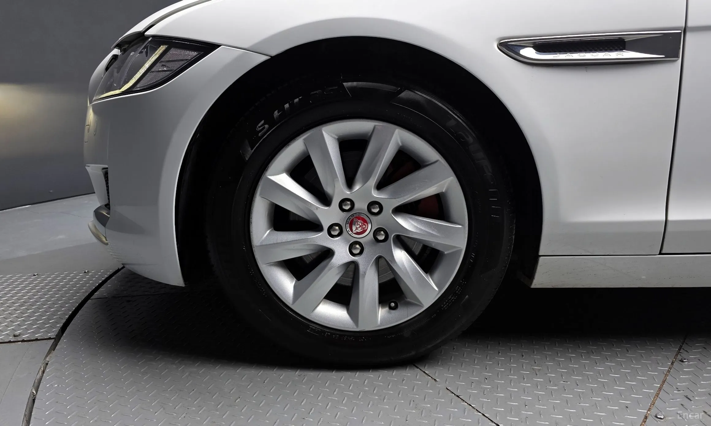 Jaguar XF (x260) превью 5