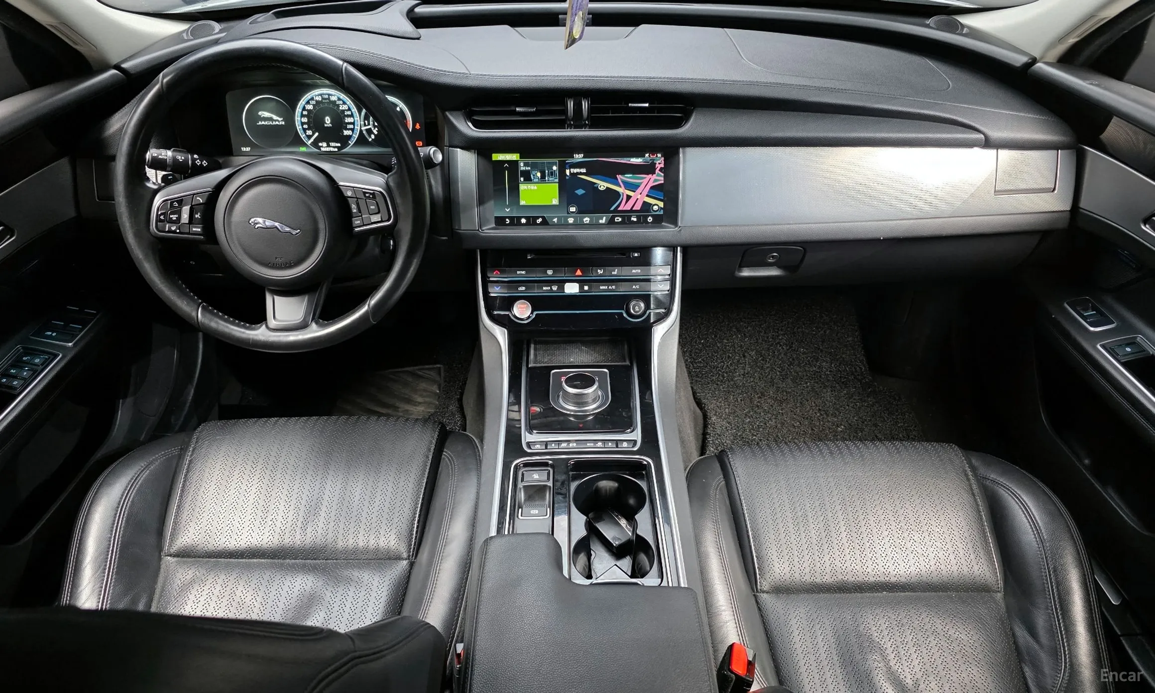 Jaguar XF (x260) превью 7