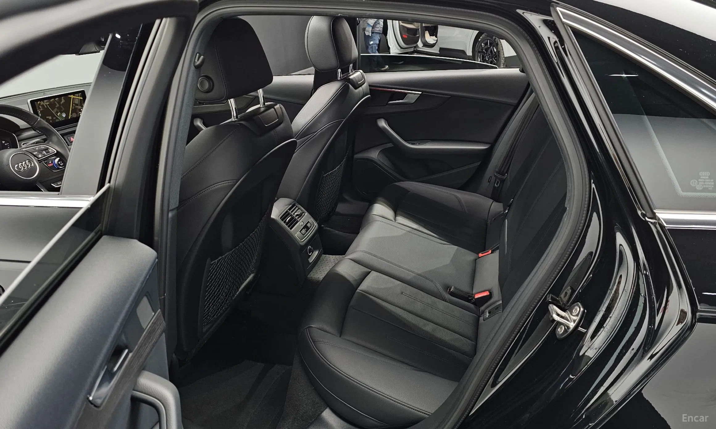 Audi A4 (B9) превью 12