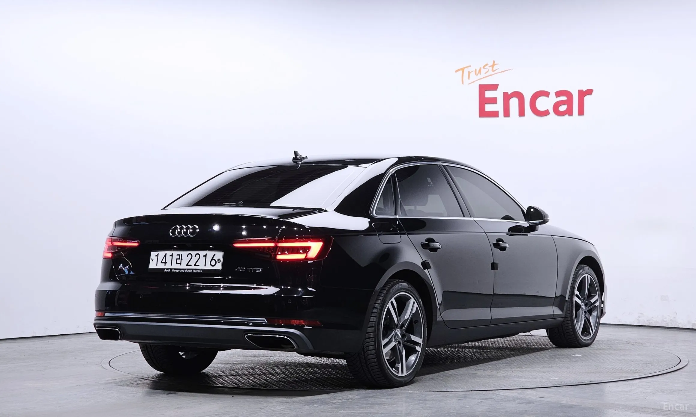Audi A4 (B9) превью 2