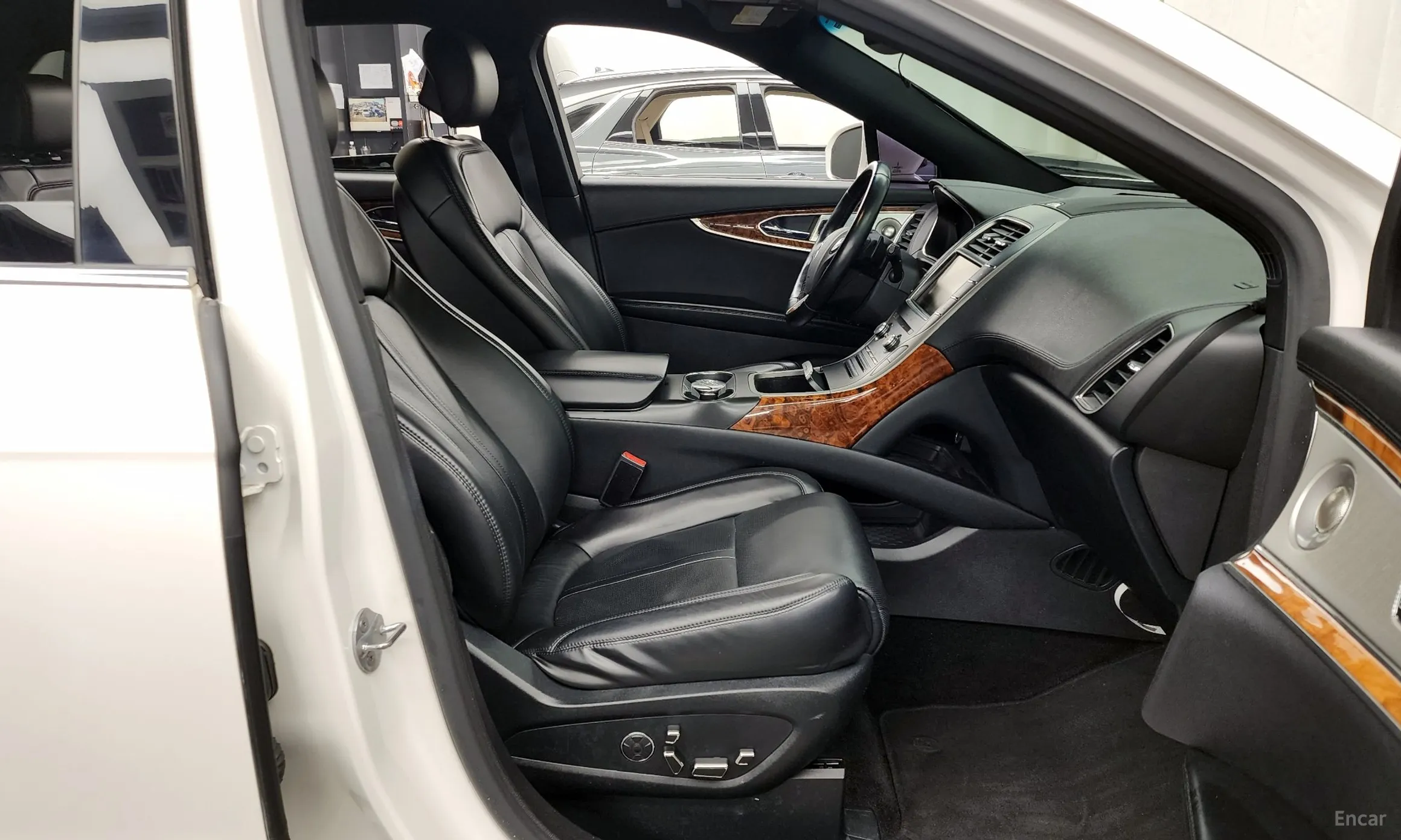 Lincoln MKX 2nd Generation превью 11