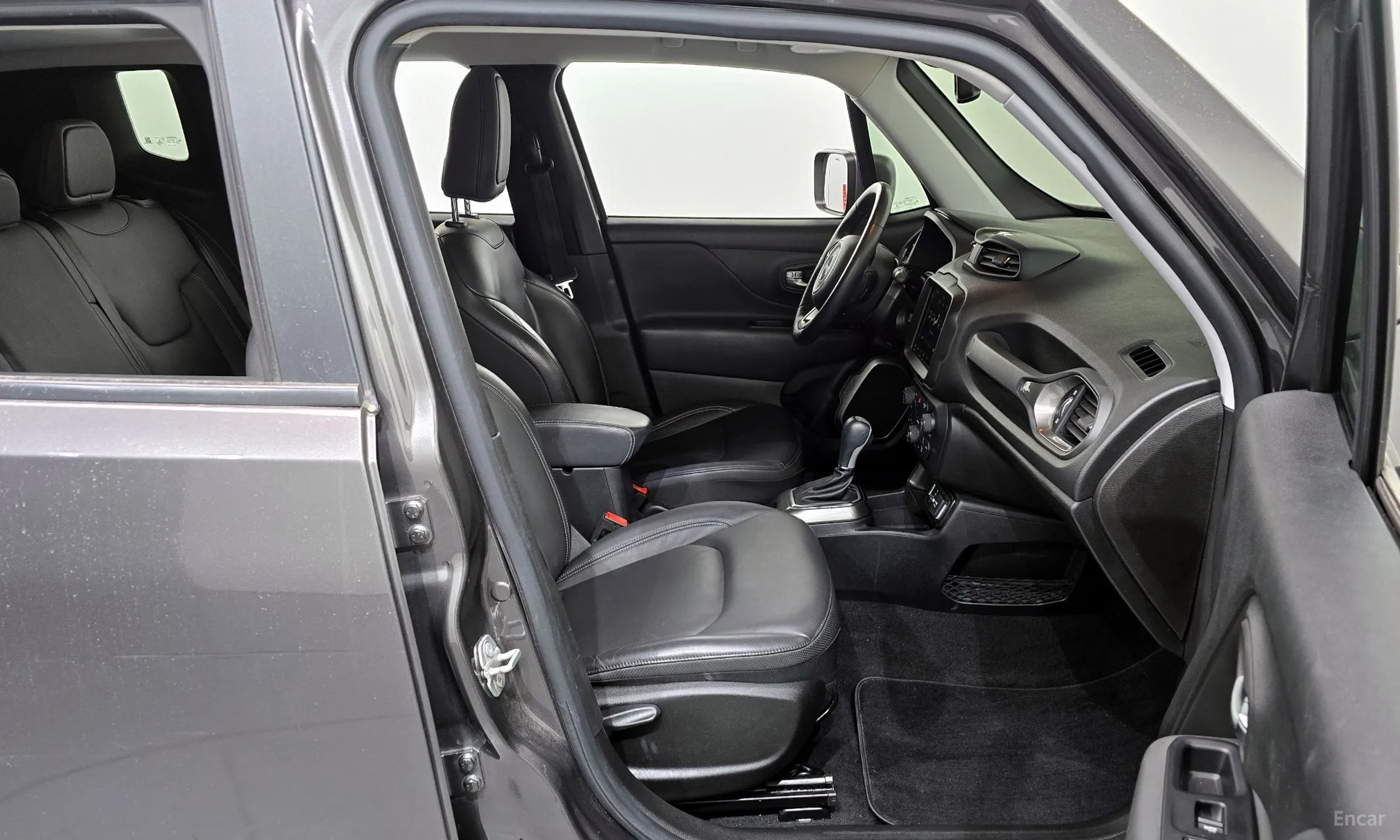 Jeep Renegade превью 11