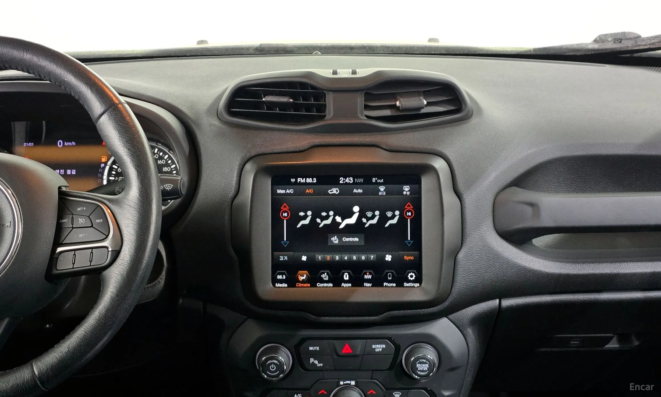 Jeep Renegade превью 14