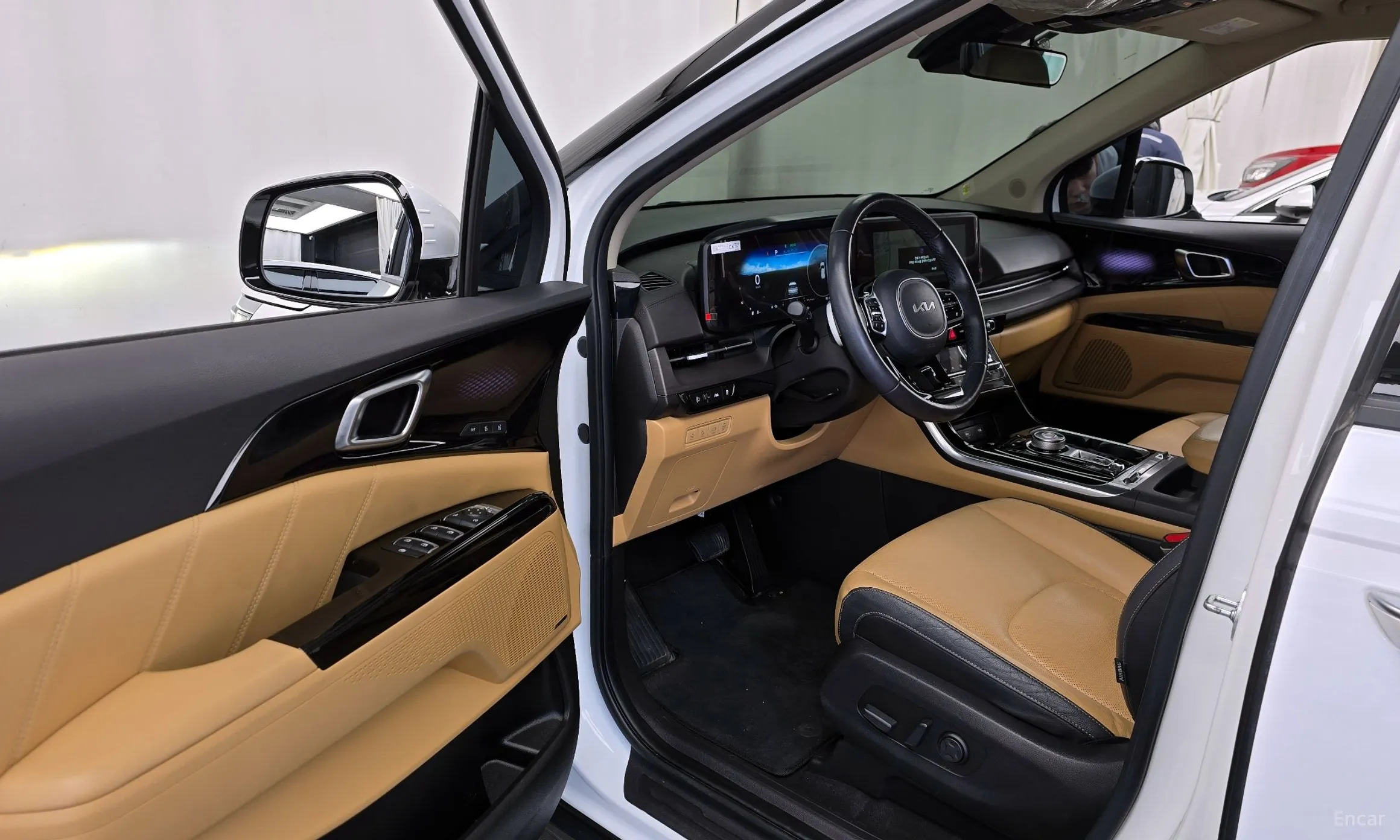 Kia Carnival Gen 4 превью 10
