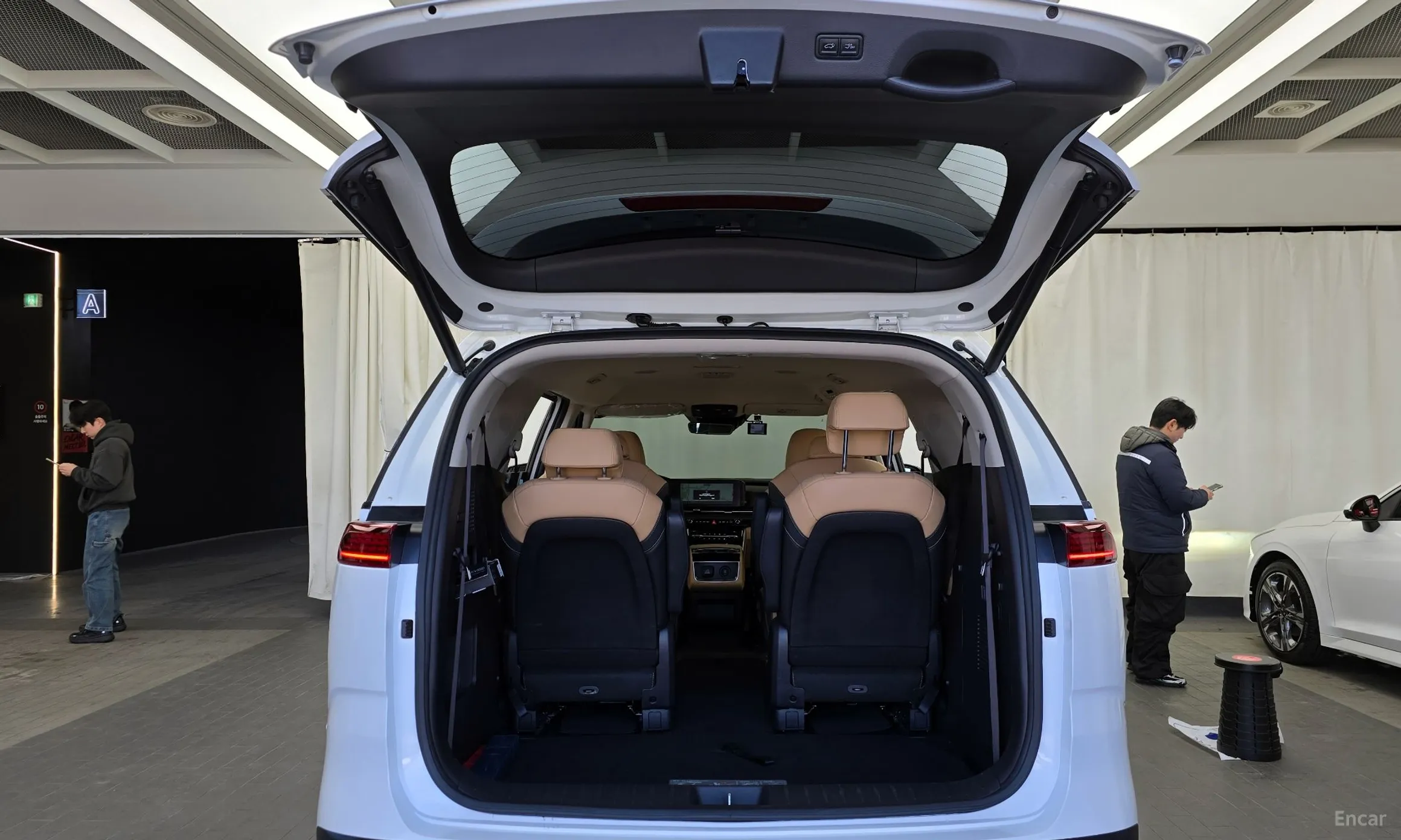 Kia Carnival Gen 4 превью 20
