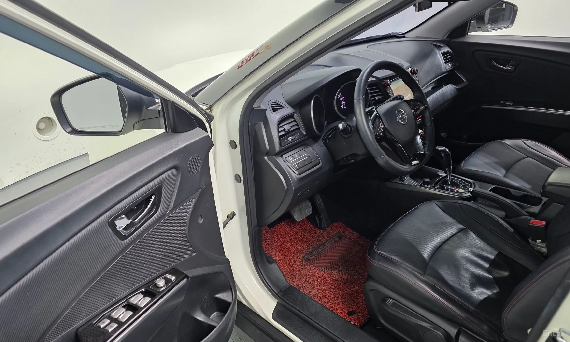 KG Mobility (SsangYong) Tivoli Air превью 11