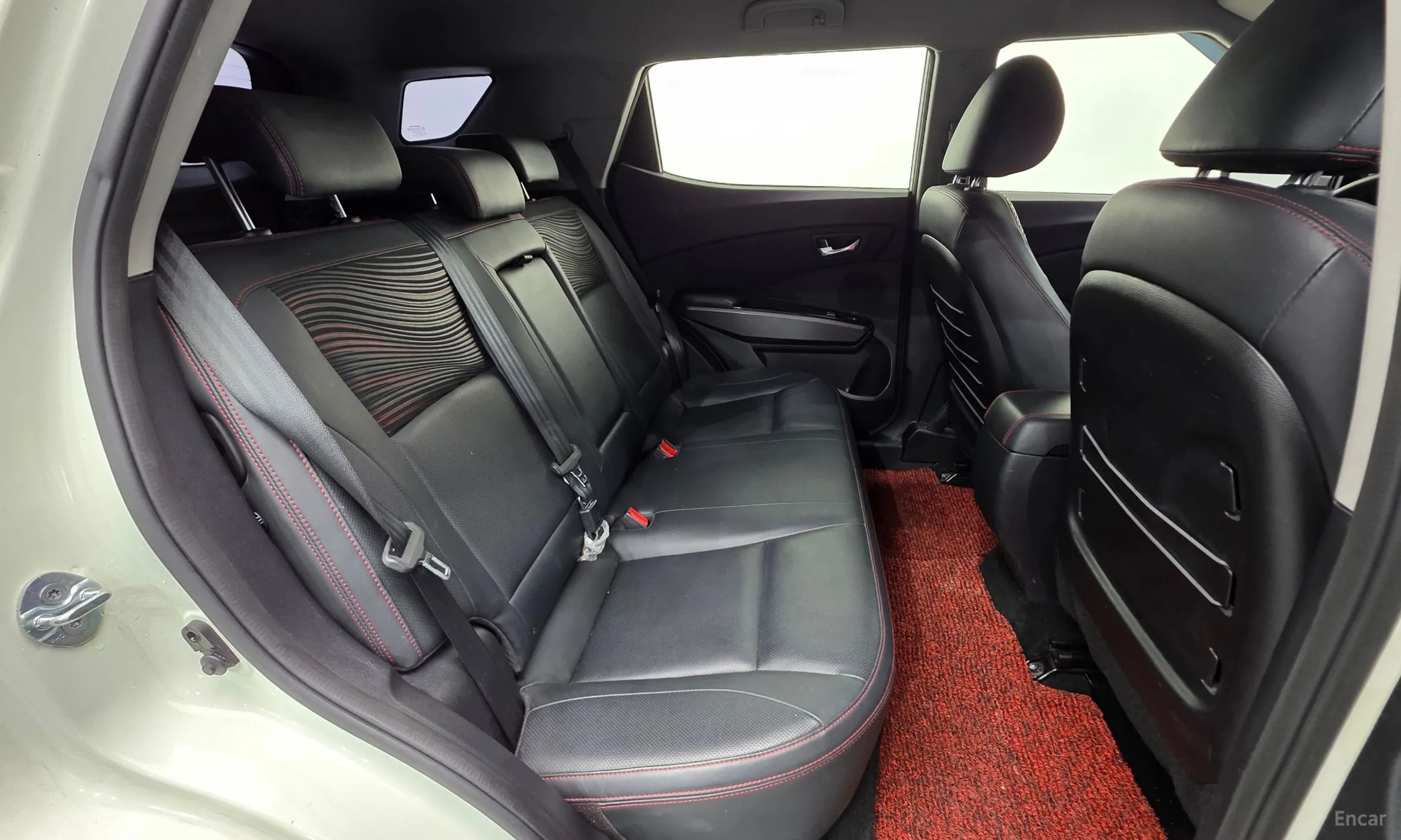 KG Mobility (SsangYong) Tivoli Air превью 19