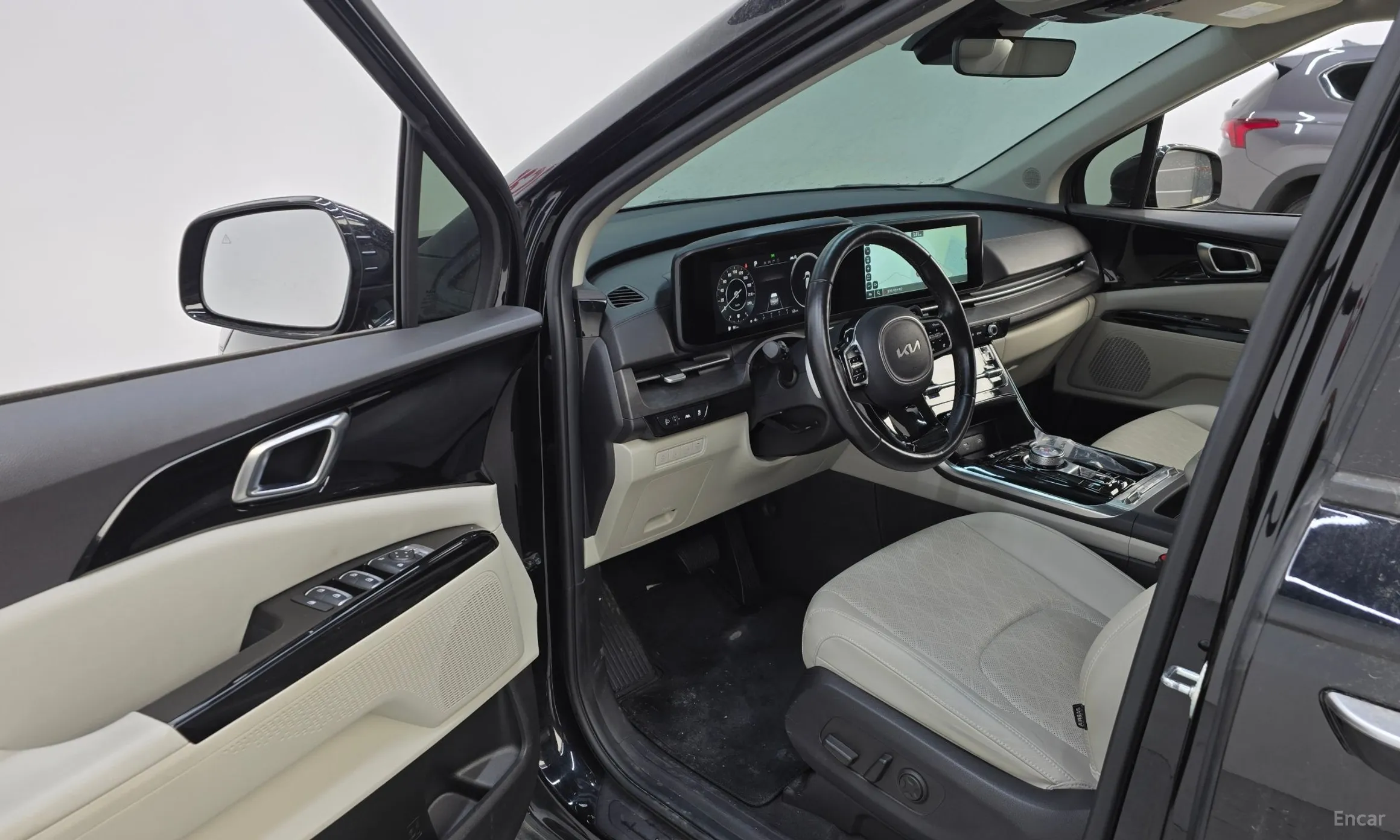 Kia Carnival Gen 4 превью 10