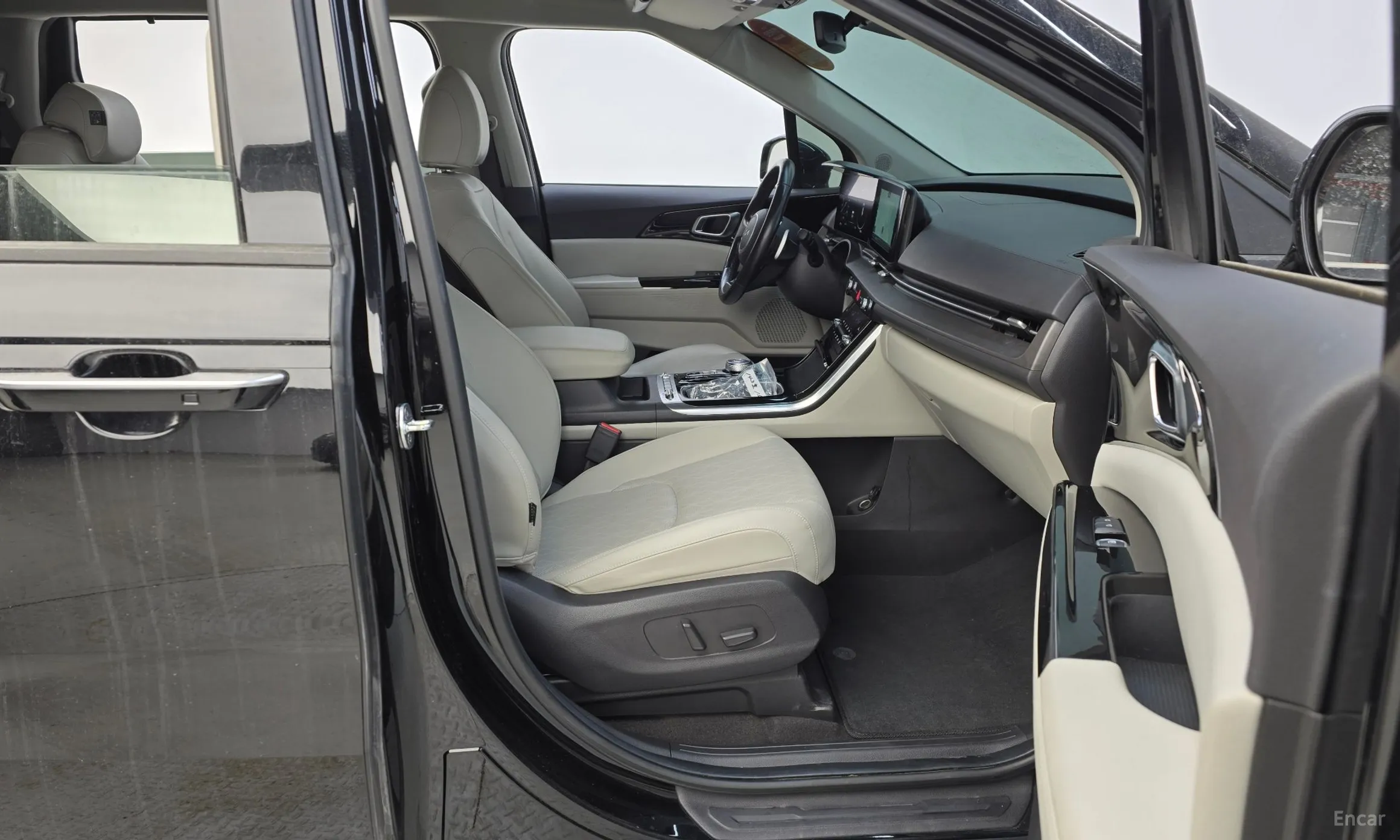 Kia Carnival Gen 4 превью 11
