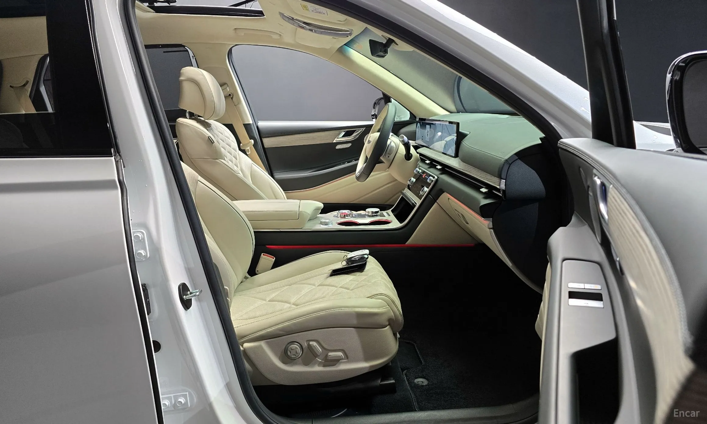 Genesis GV80 превью 10