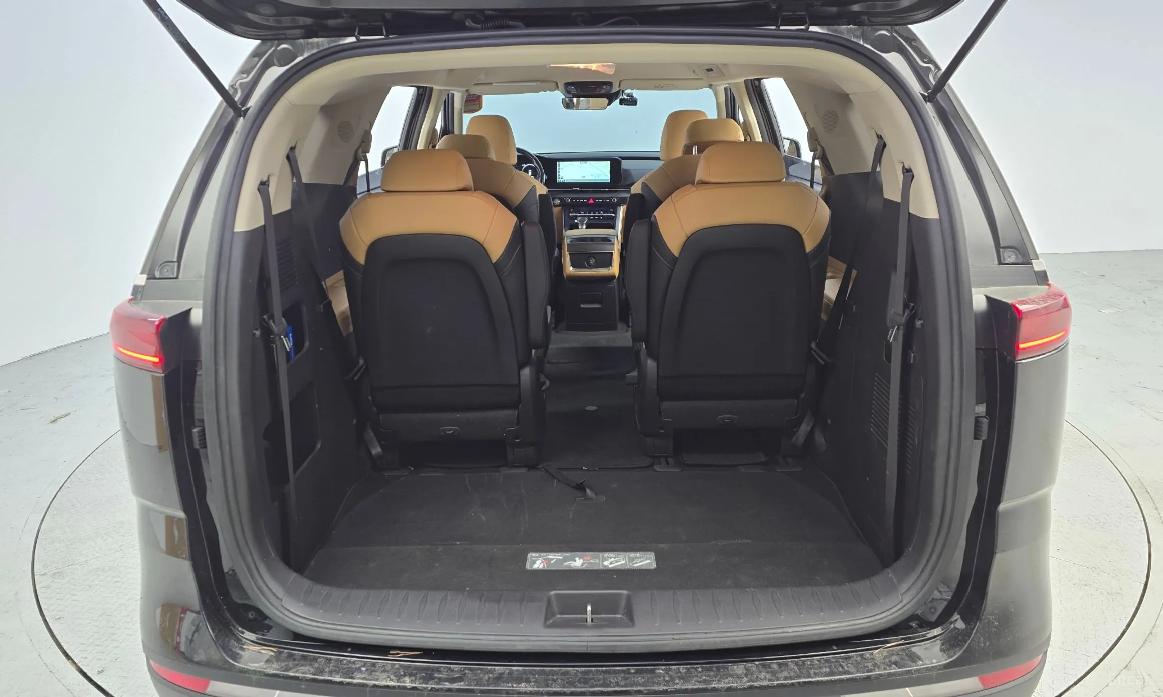 Kia Carnival Gen 4 превью 20