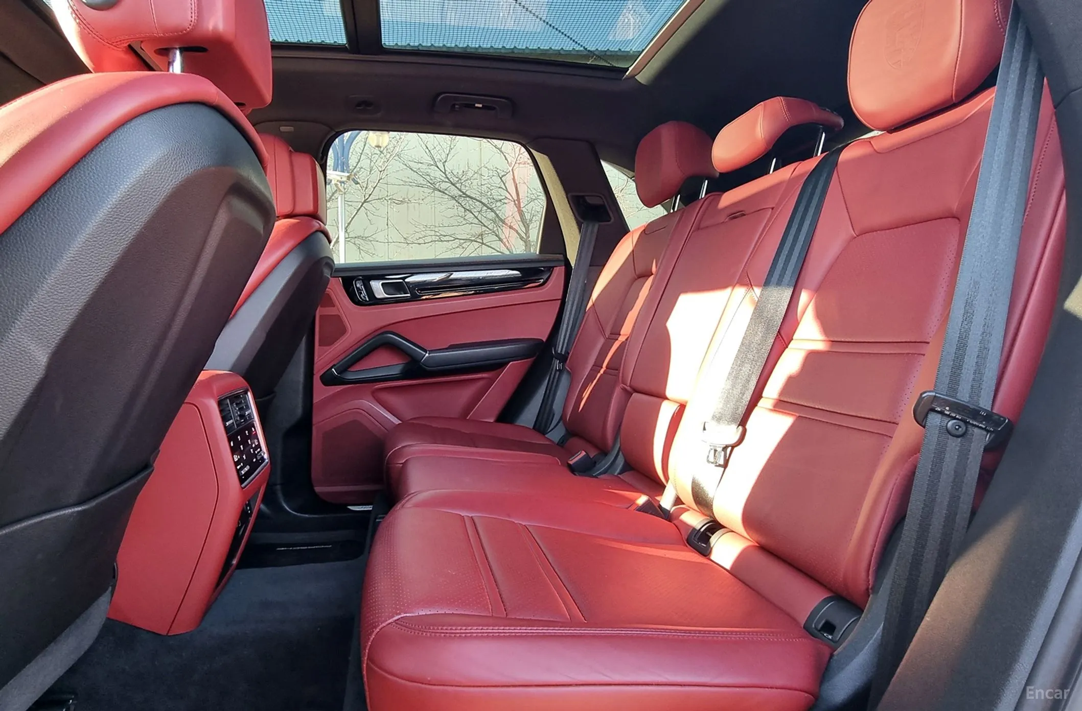 Porsche Cayenne (PO536) превью 13