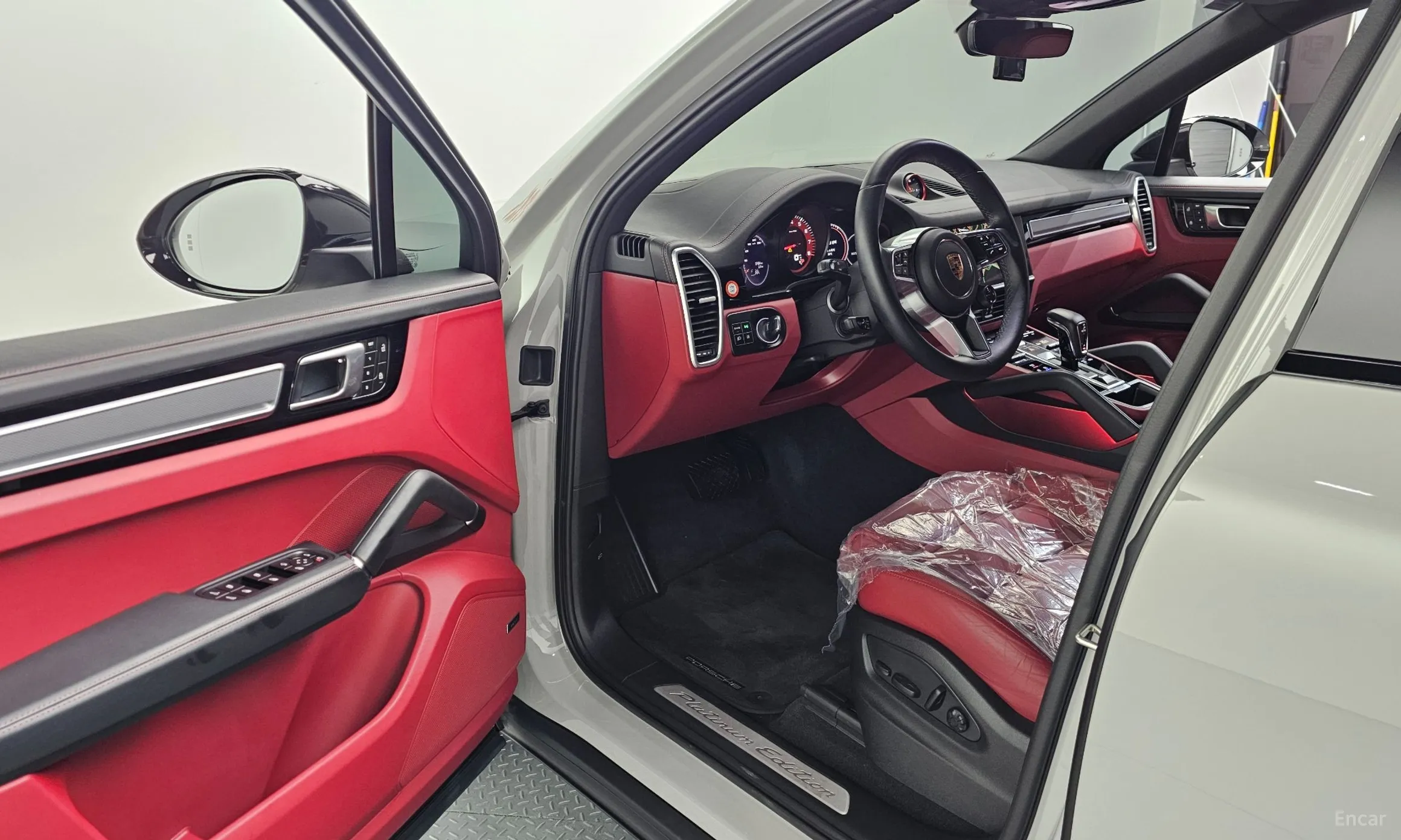 Porsche Cayenne (PO536) превью 10