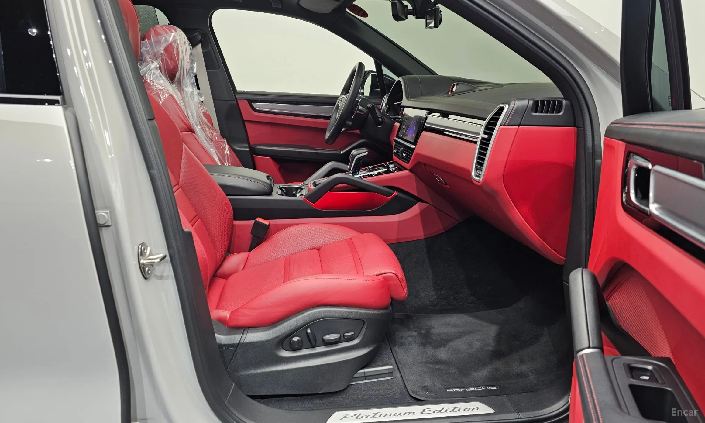 Porsche Cayenne (PO536) превью 11
