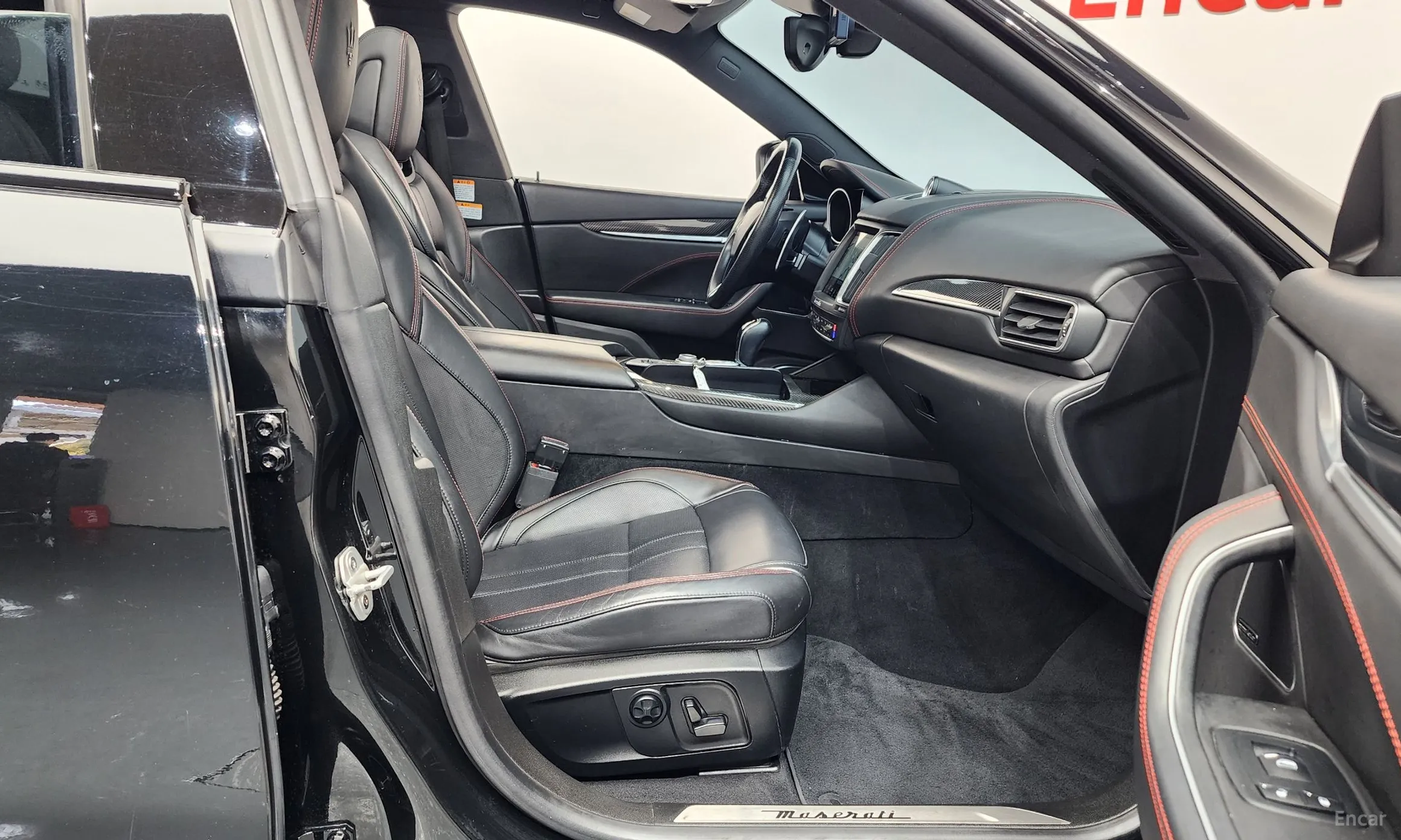 Maserati Levante превью 11