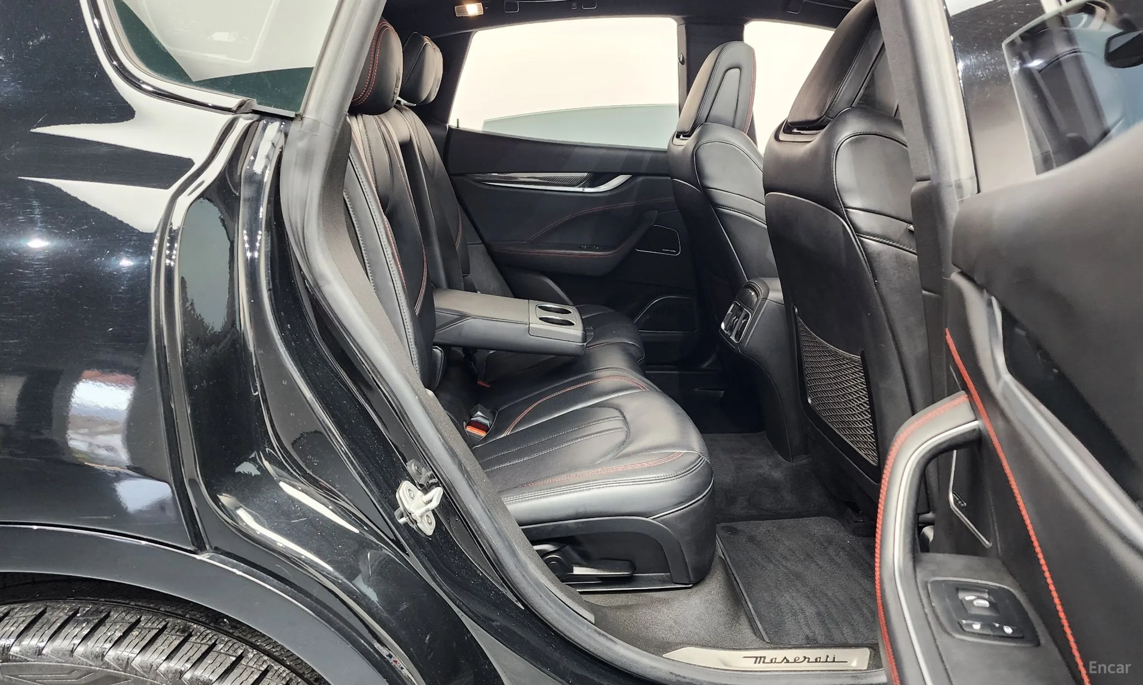Maserati Levante превью 12