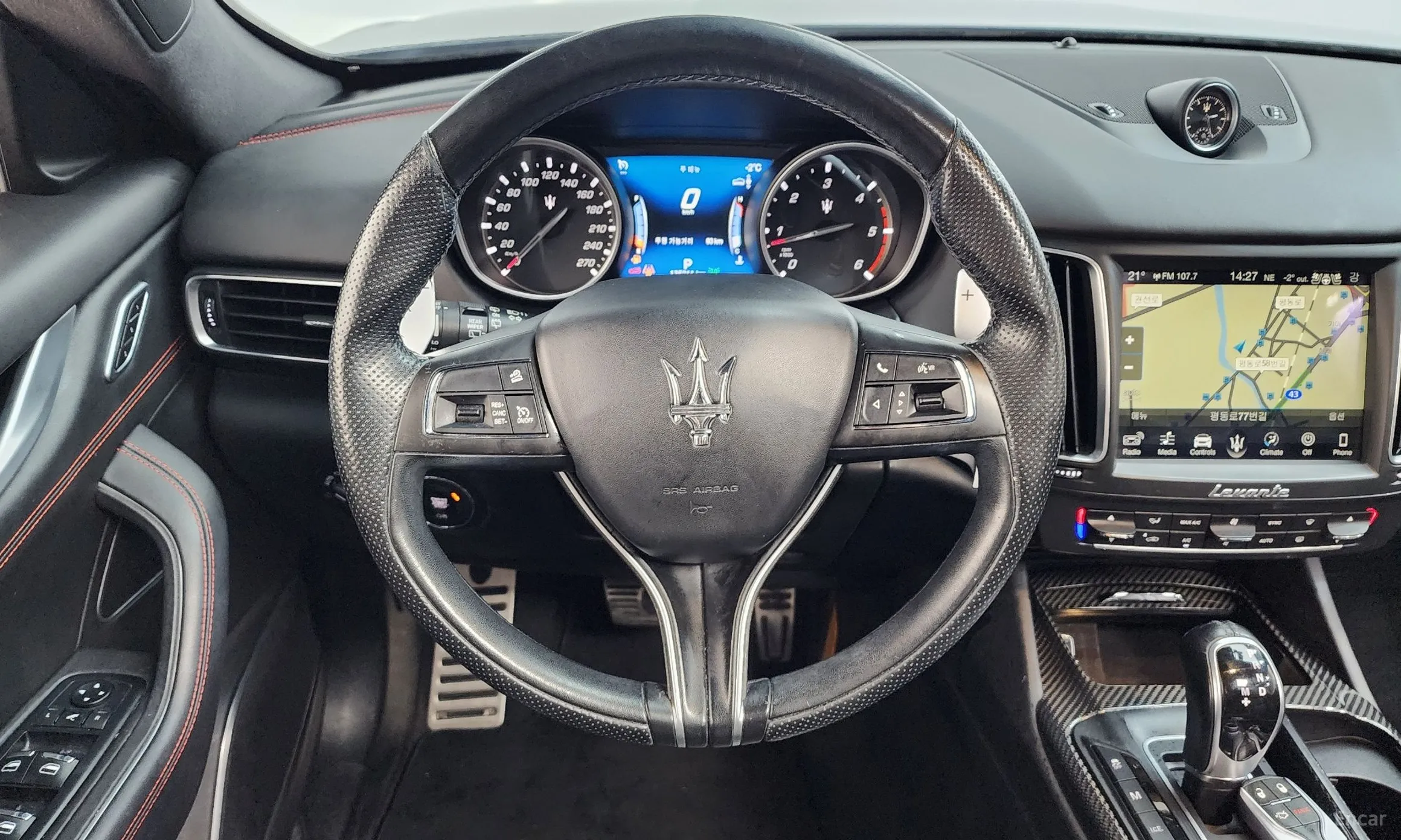 Maserati Levante превью 13