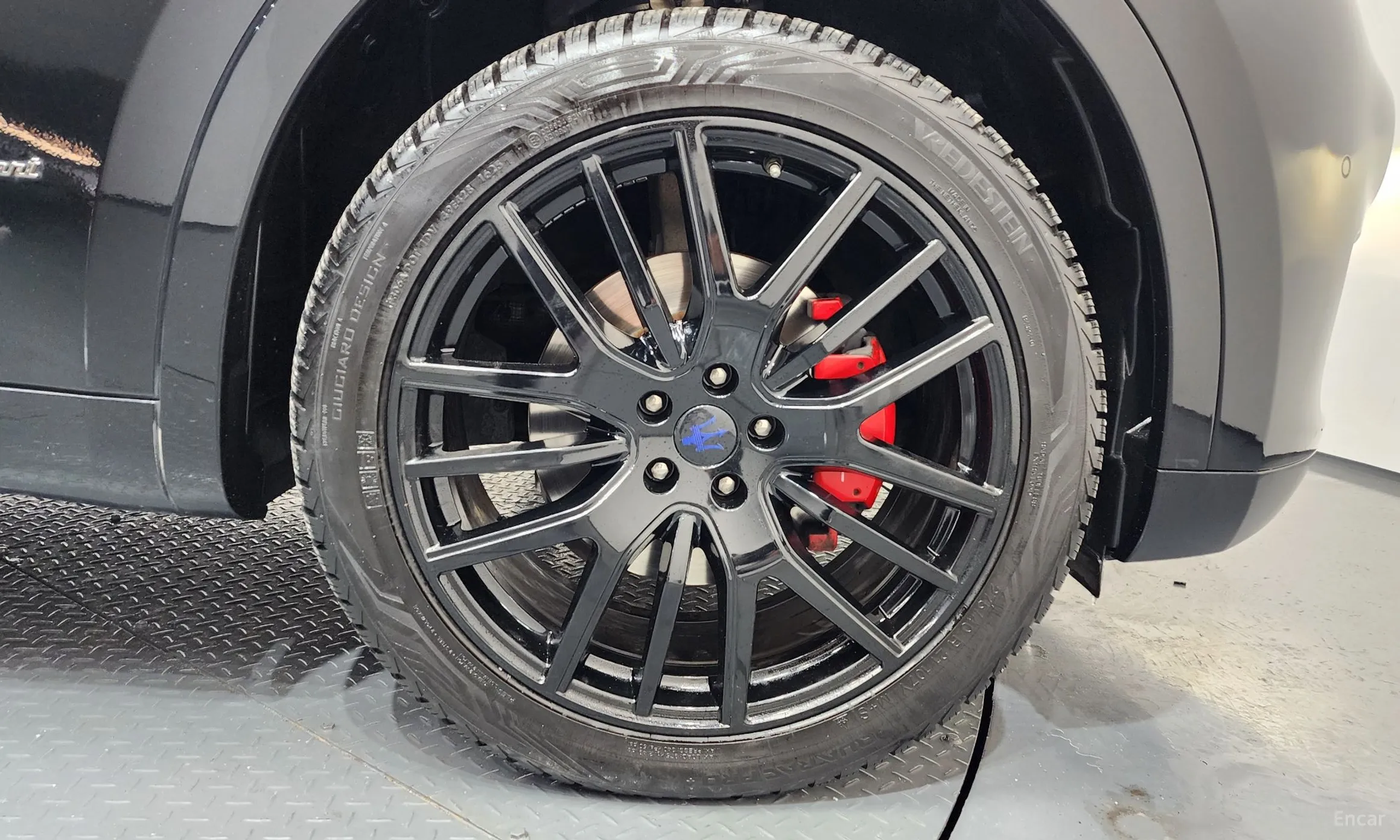 Maserati Levante превью 5