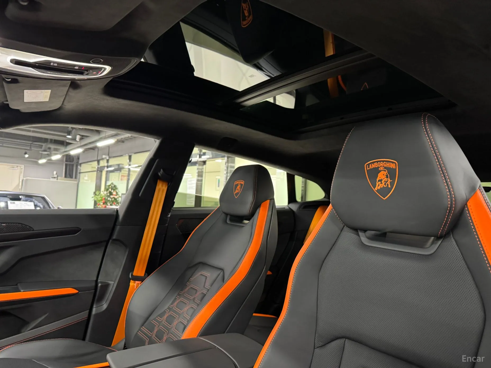 Lamborghini Urus превью 12