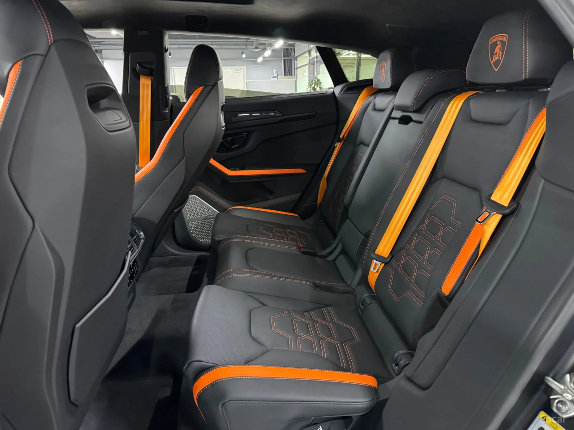 Lamborghini Urus превью 13