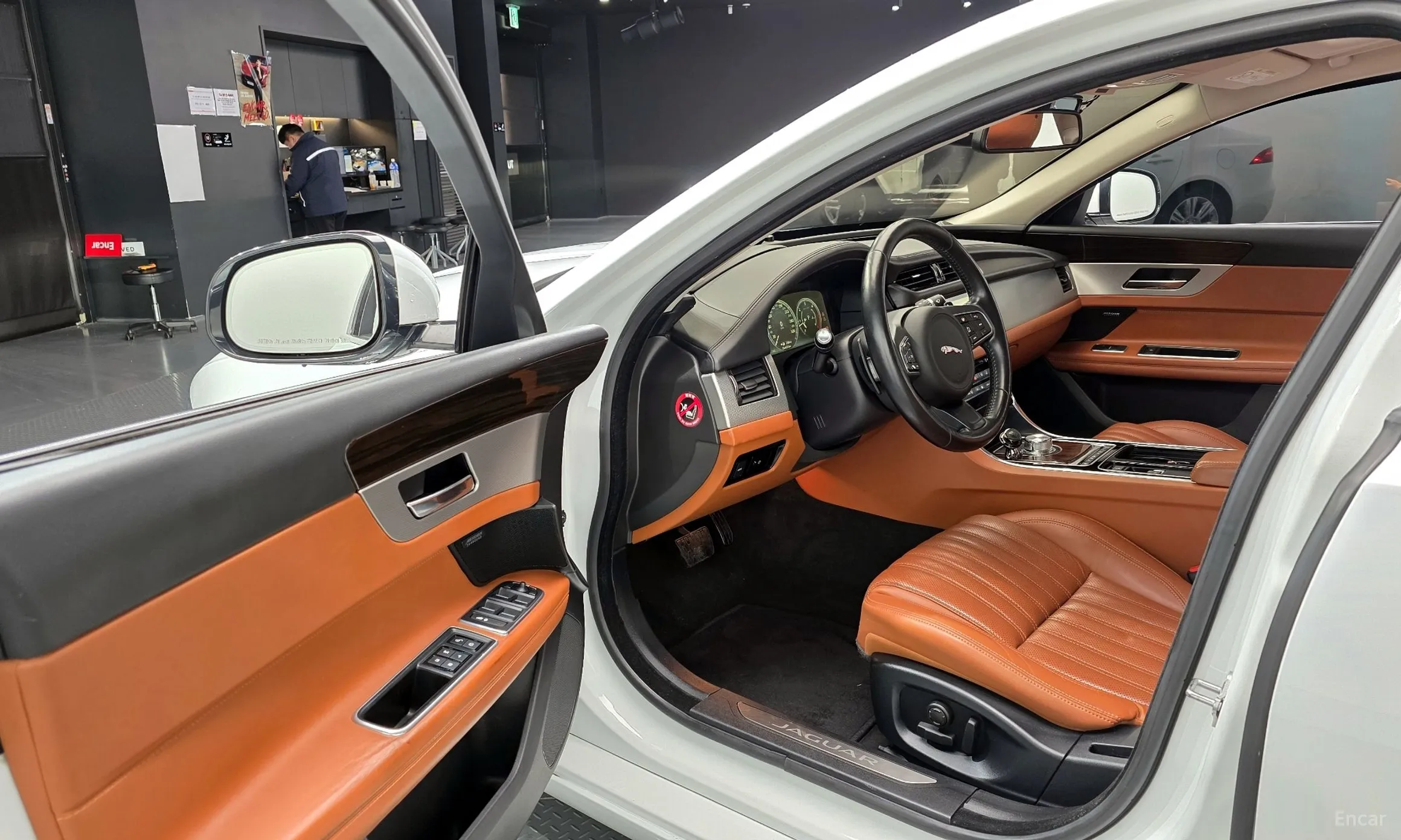 Jaguar XF (x260) превью 11