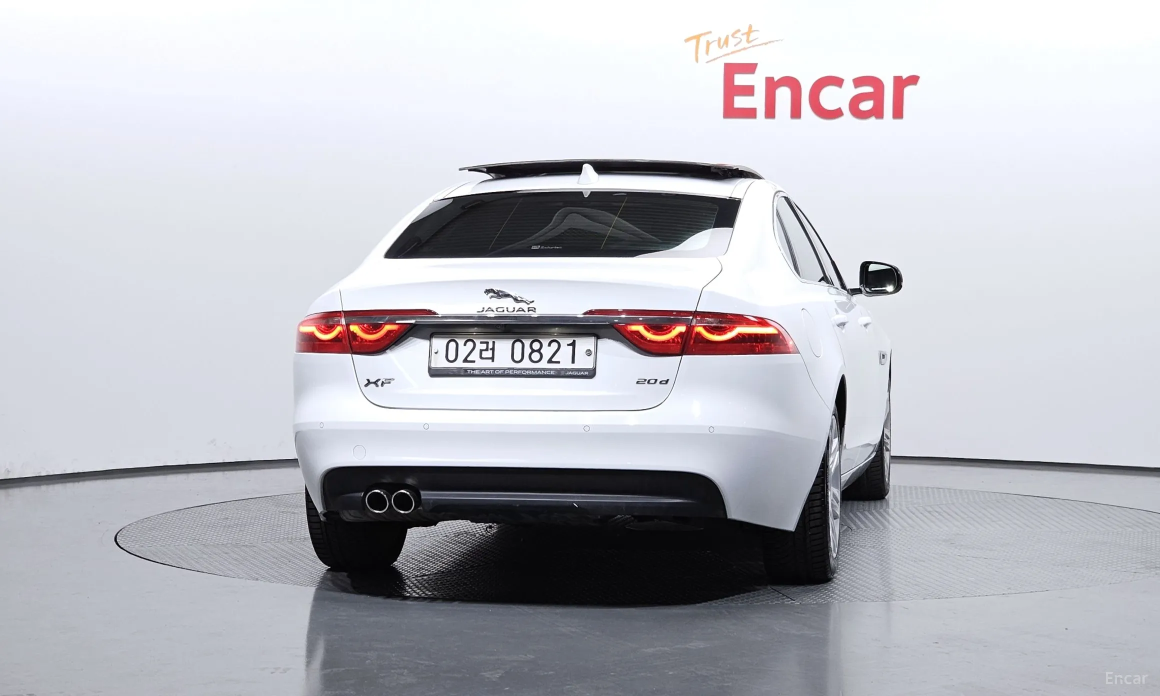 Jaguar XF (x260) превью 4