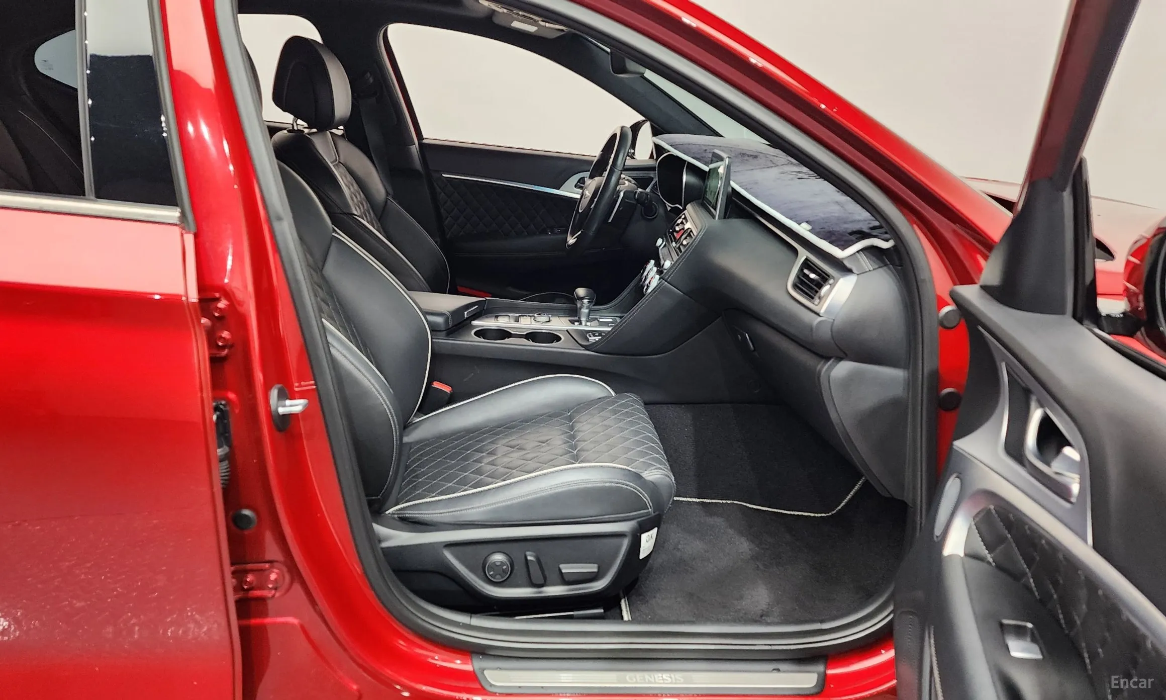 Genesis G70 превью 11