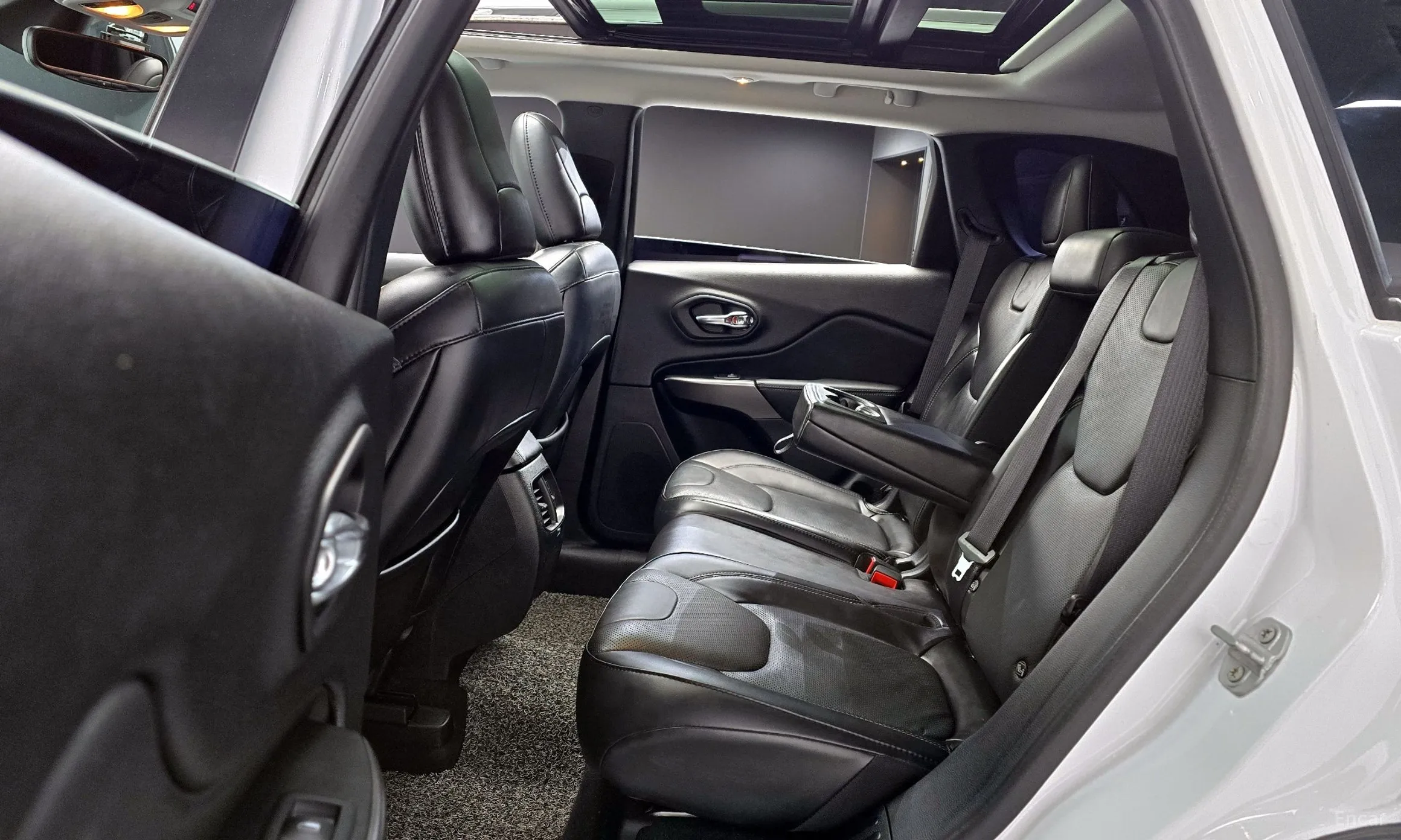 Jeep Cherokee (KL) превью 12