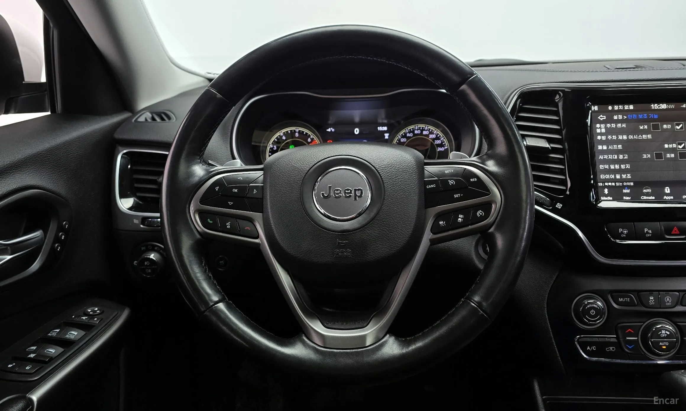 Jeep Cherokee (KL) превью 13