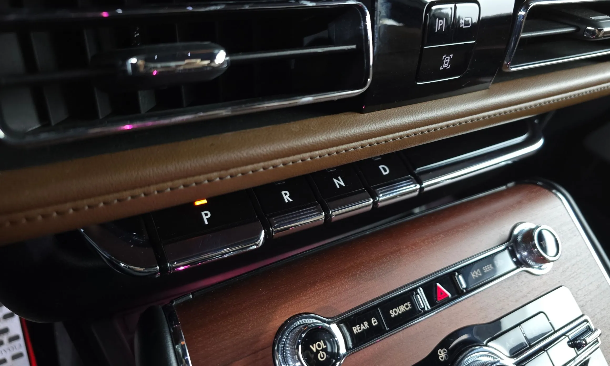 Lincoln Aviator 2nd Generation превью 9