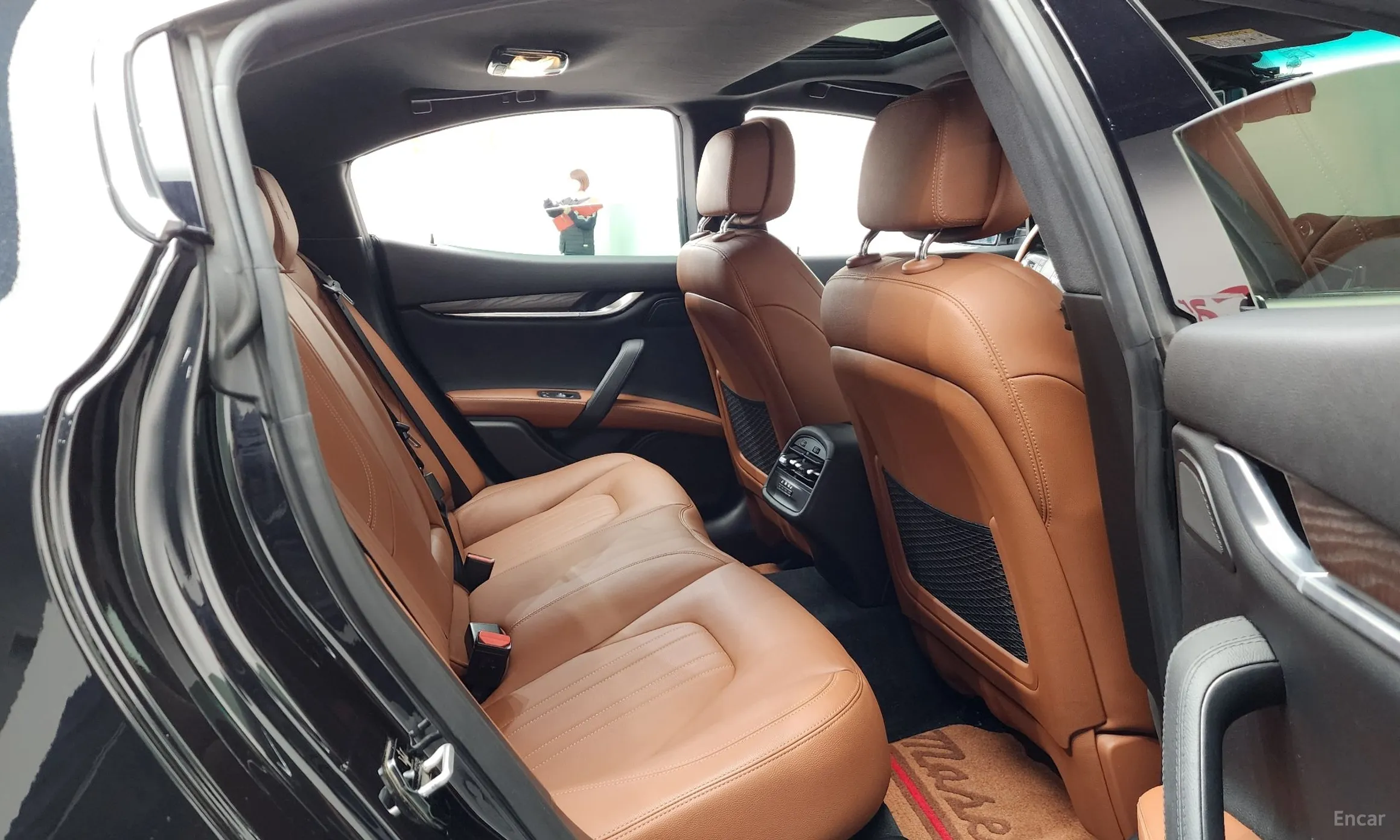 Maserati Ghibli превью 12
