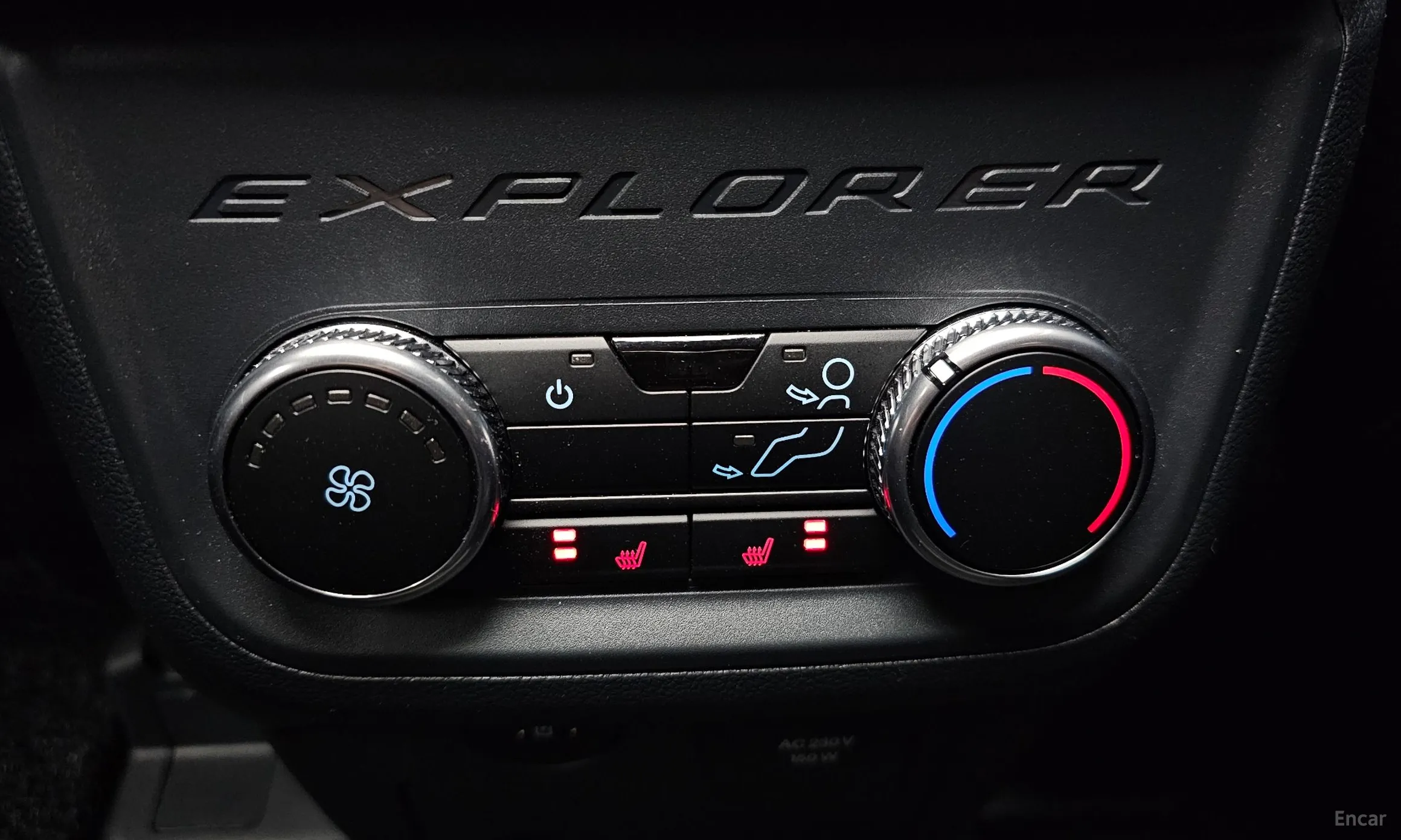 Ford Explorer 6th Generation превью 18