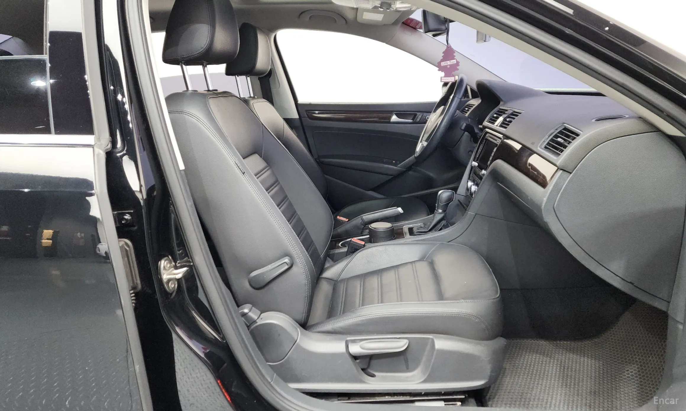 Volkswagen The New Passat превью 11