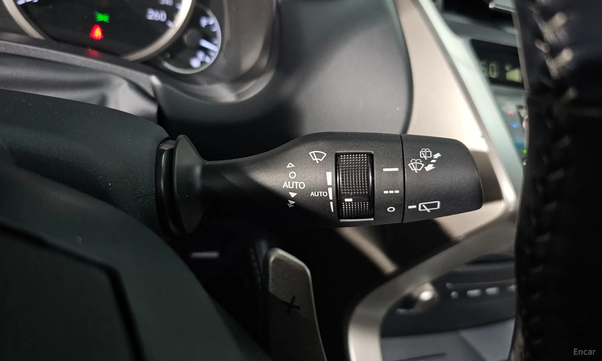 Lexus NX300h превью 17