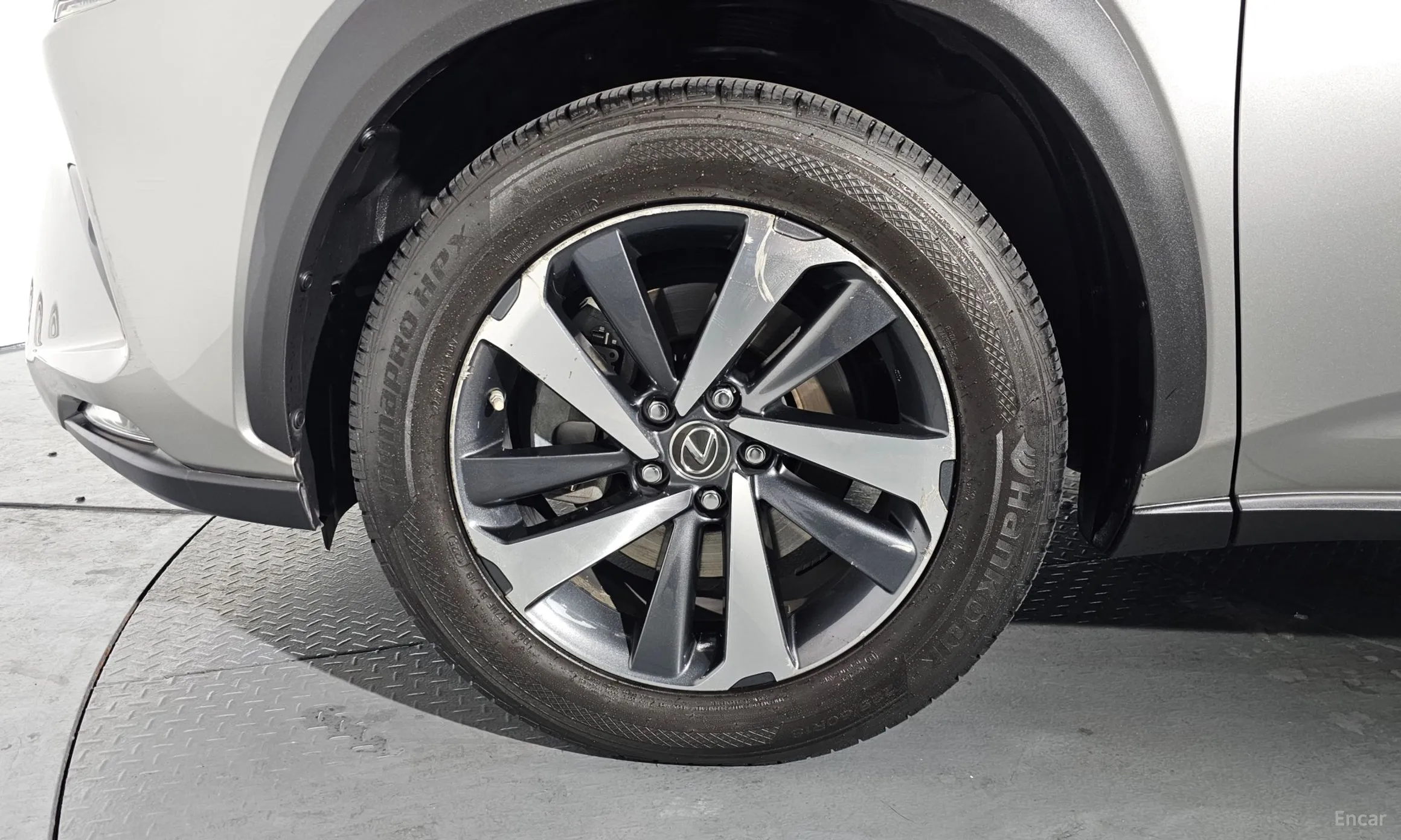 Lexus NX300h превью 5