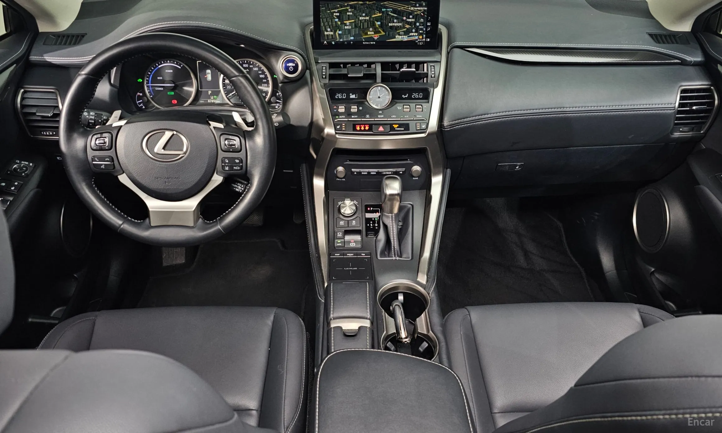 Lexus NX300h превью 7
