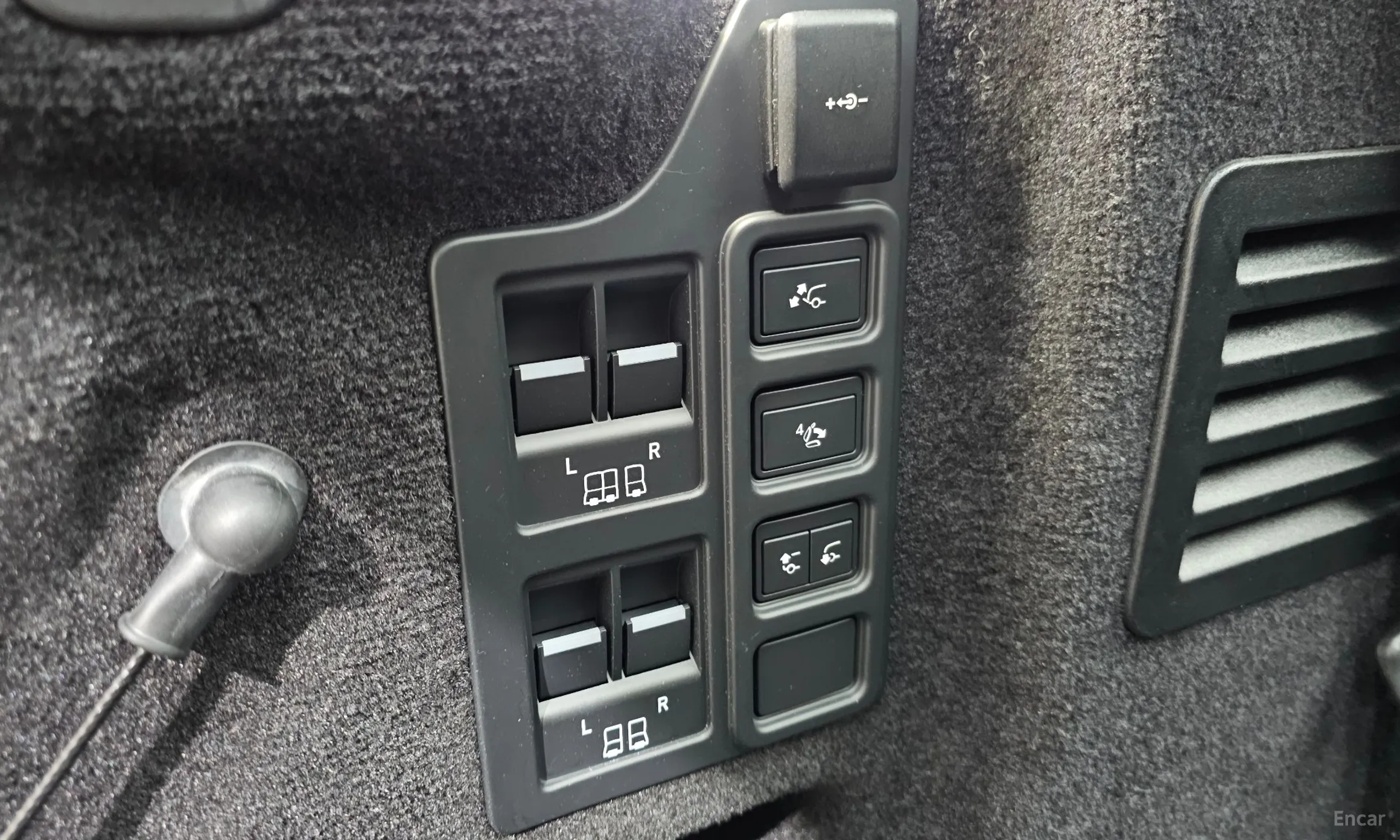 Land Rover Discovery 5 превью 19