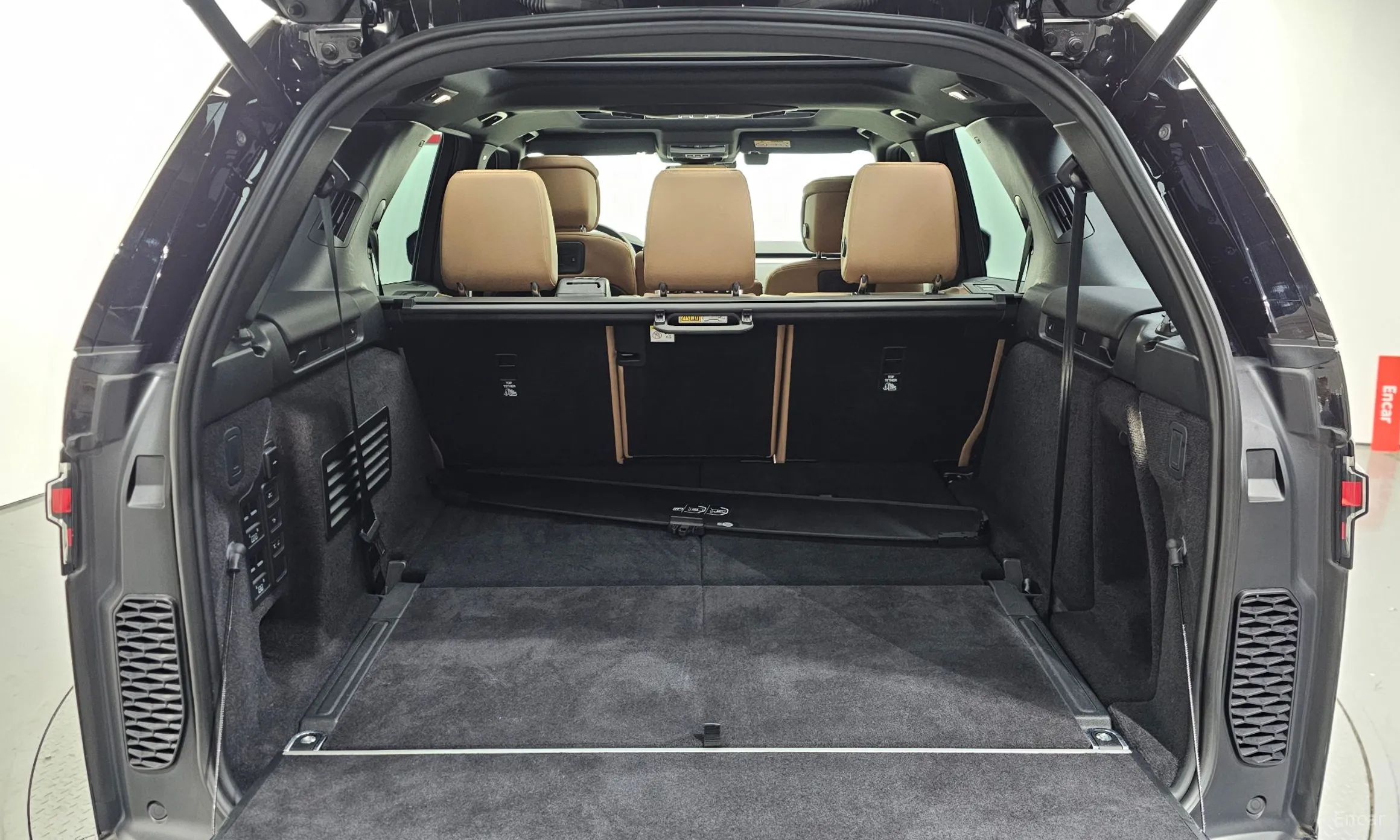 Land Rover Discovery 5 превью 20