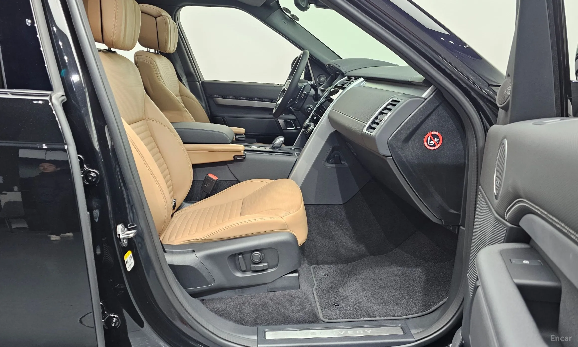 Land Rover Discovery 5 превью 3