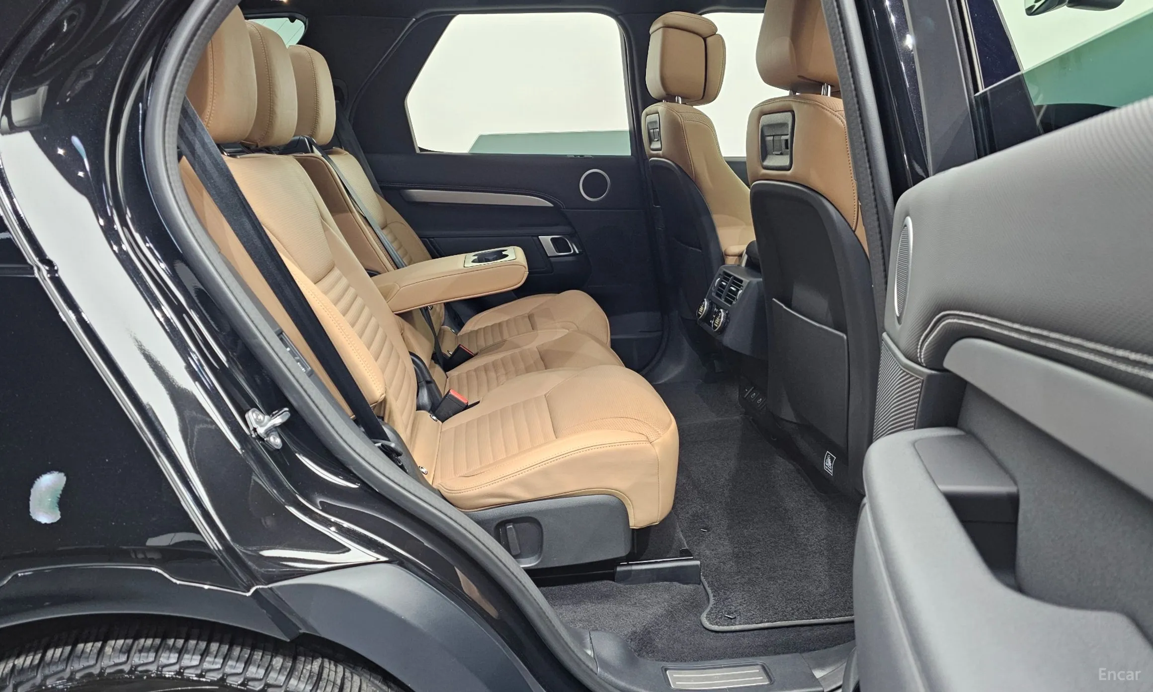 Land Rover Discovery 5 превью 5