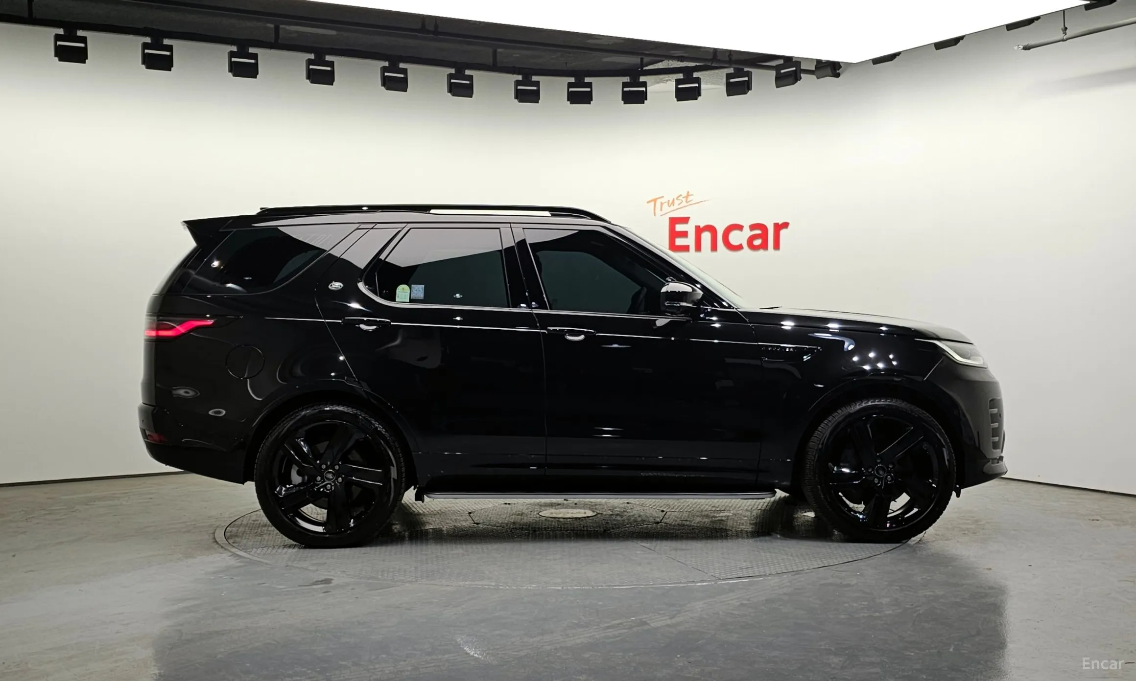 Land Rover Discovery 5 превью 6